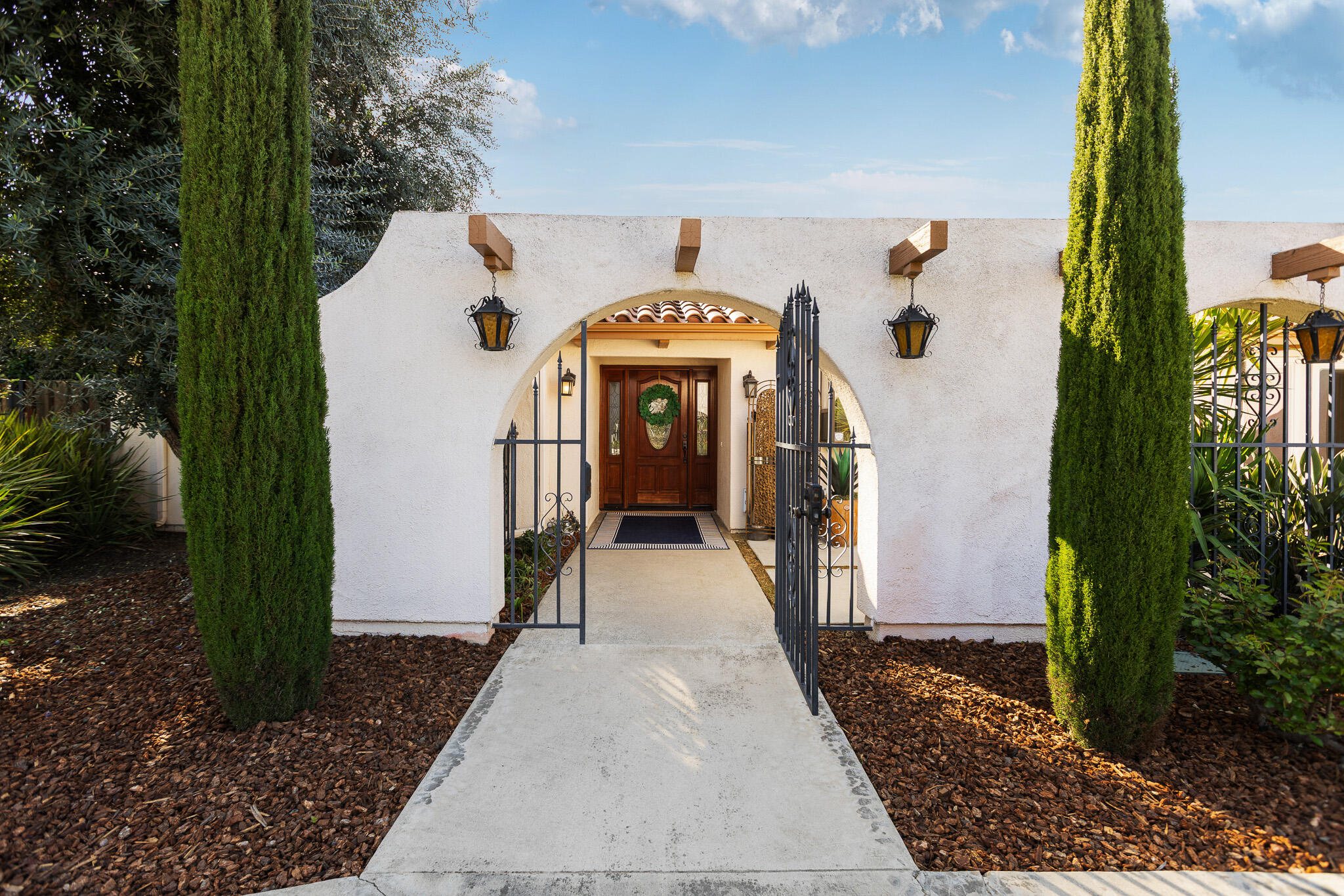 745 N Fulgham Ct, Visalia, CA 93291