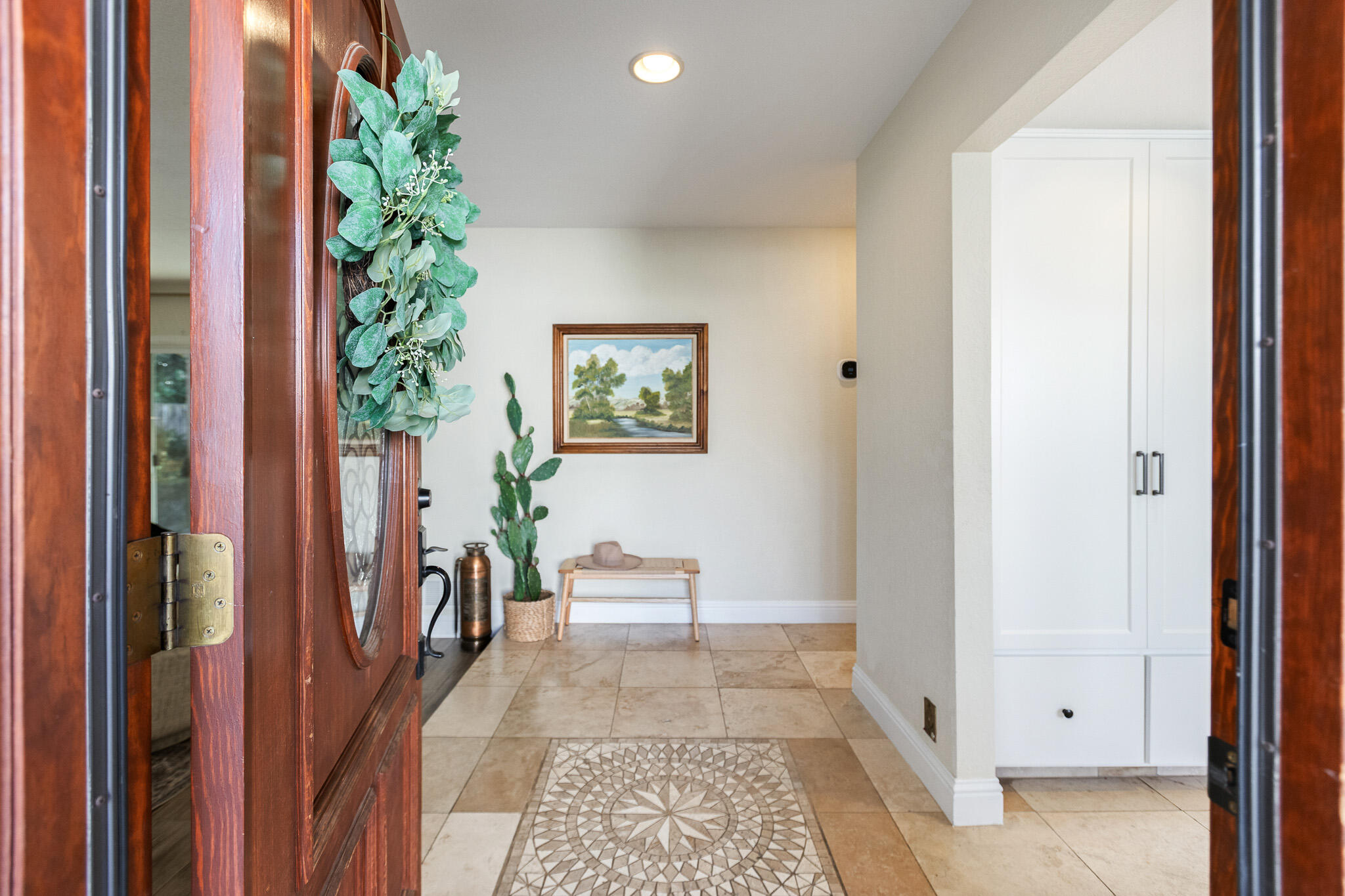 745 N Fulgham Ct, Visalia, CA 93291