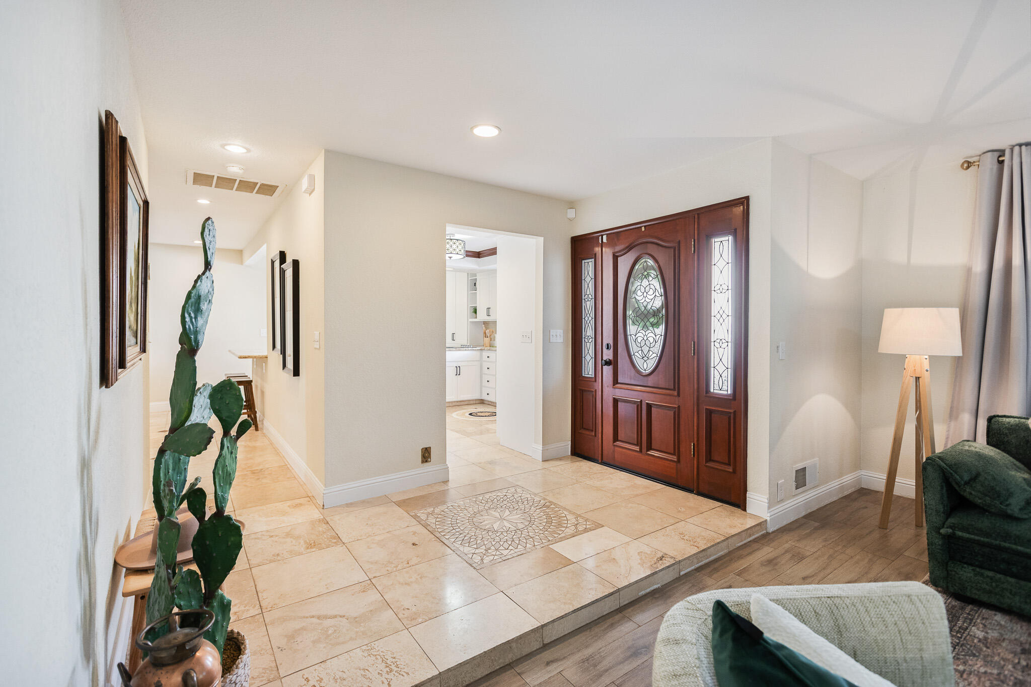 745 N Fulgham Ct, Visalia, CA 93291