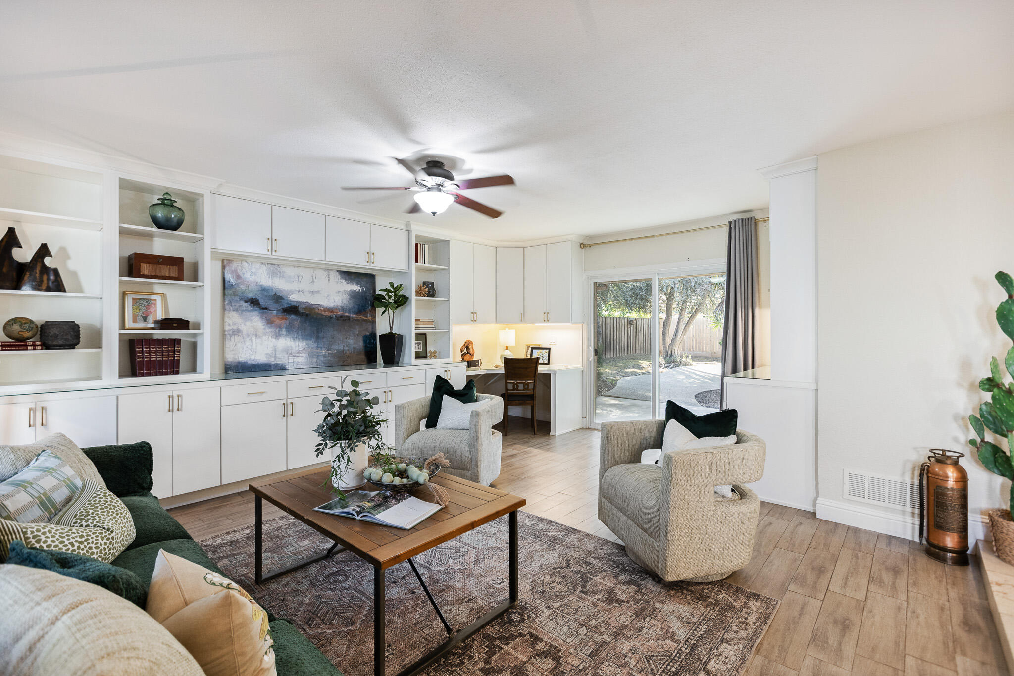 745 N Fulgham Ct, Visalia, CA 93291