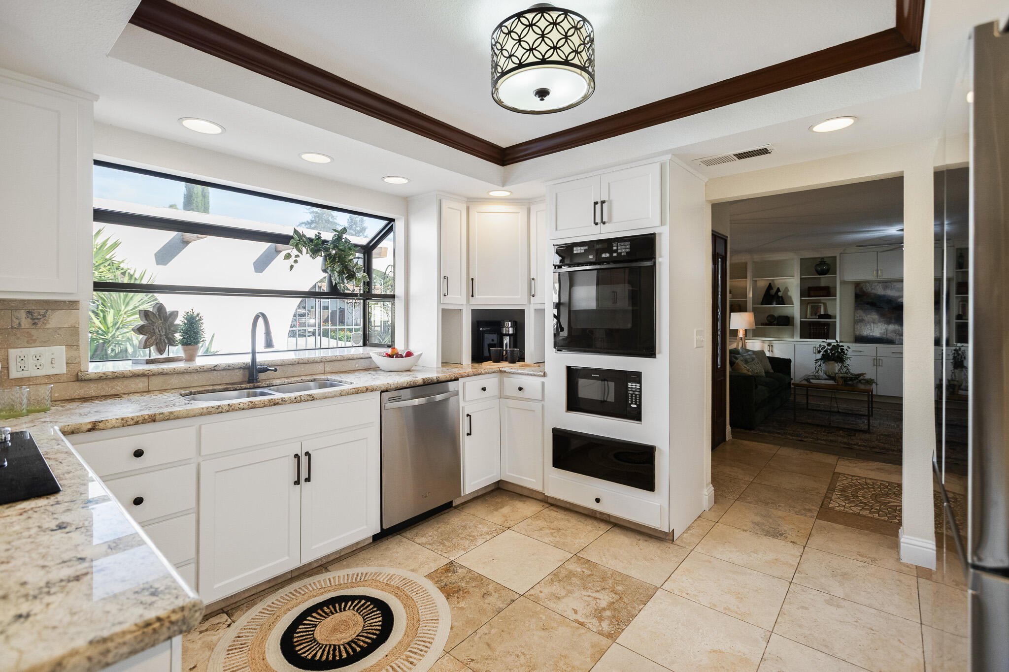 745 N Fulgham Ct, Visalia, CA 93291