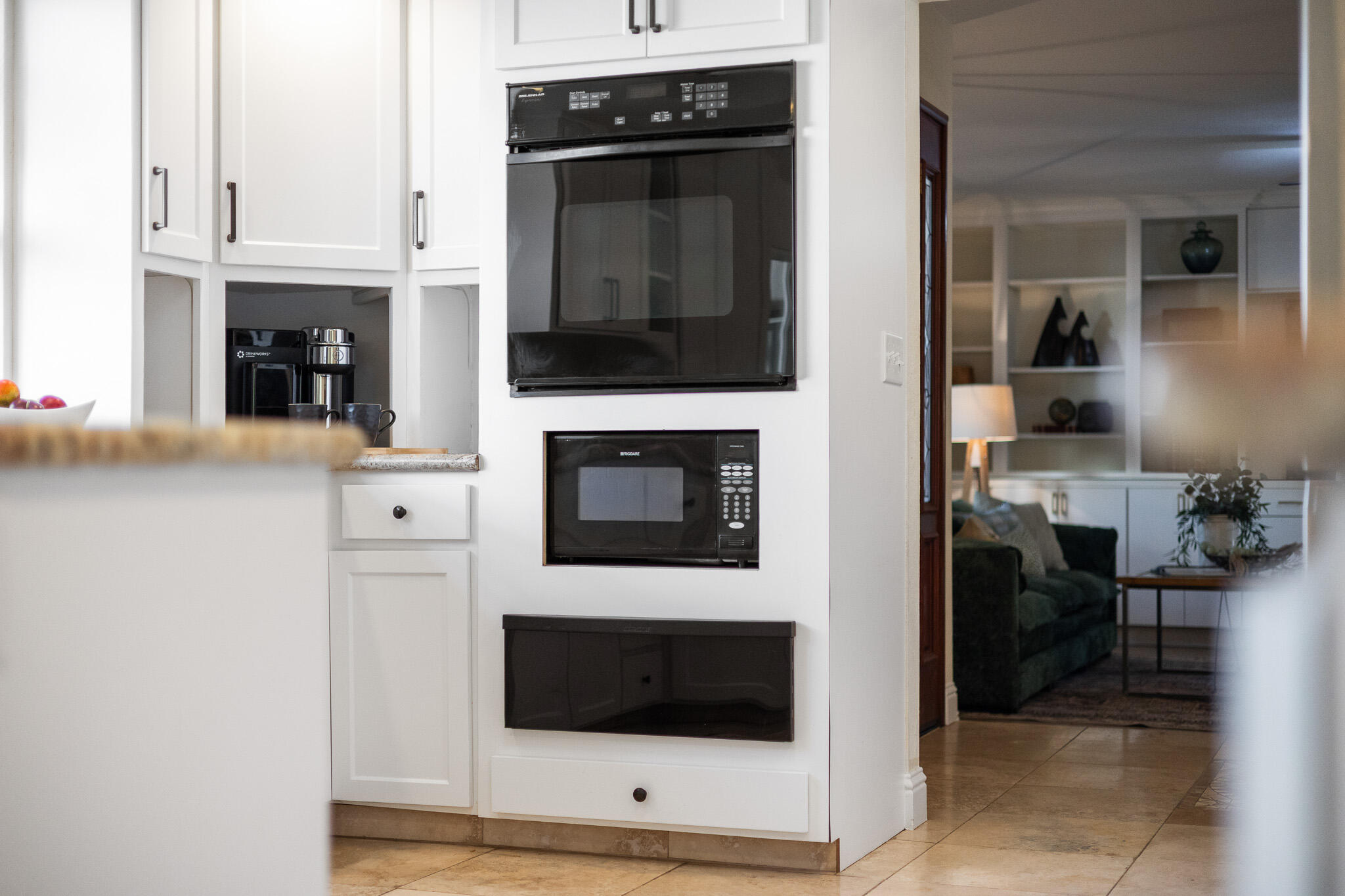 745 N Fulgham Ct, Visalia, CA 93291