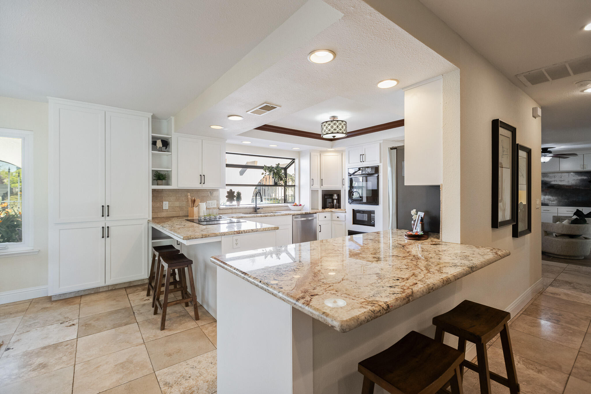 745 N Fulgham Ct, Visalia, CA 93291