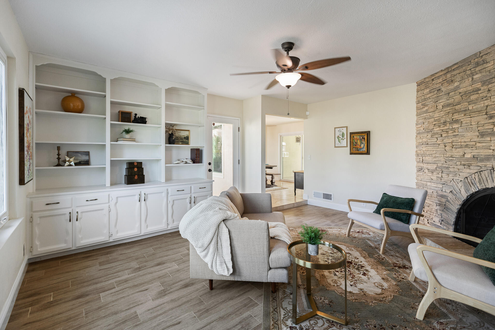 745 N Fulgham Ct, Visalia, CA 93291