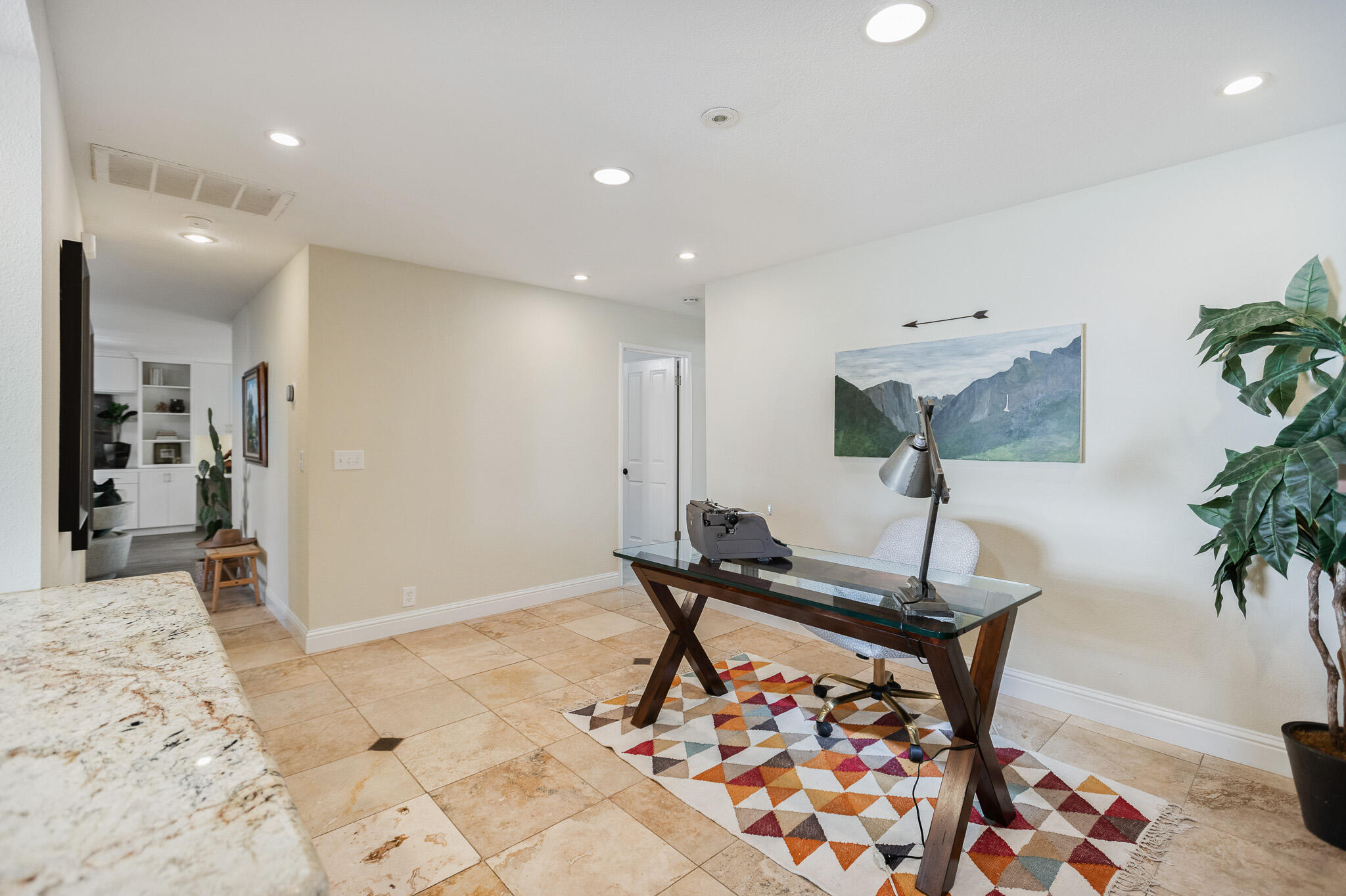 745 N Fulgham Ct, Visalia, CA 93291