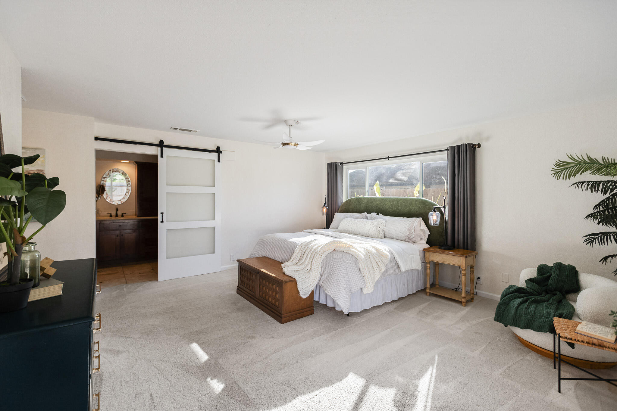 745 N Fulgham Ct, Visalia, CA 93291