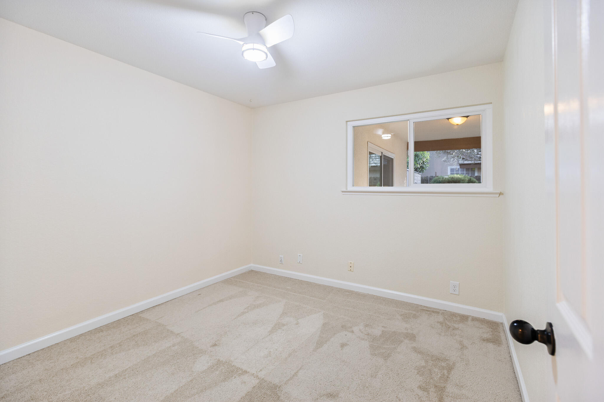 745 N Fulgham Ct, Visalia, CA 93291