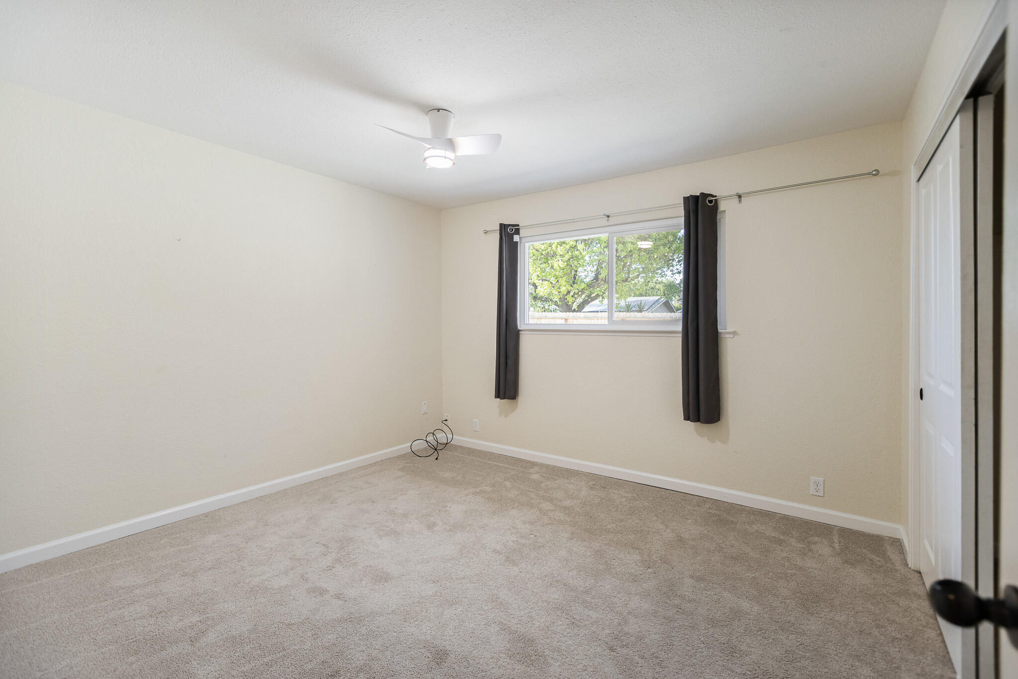 745 N Fulgham Ct, Visalia, CA 93291