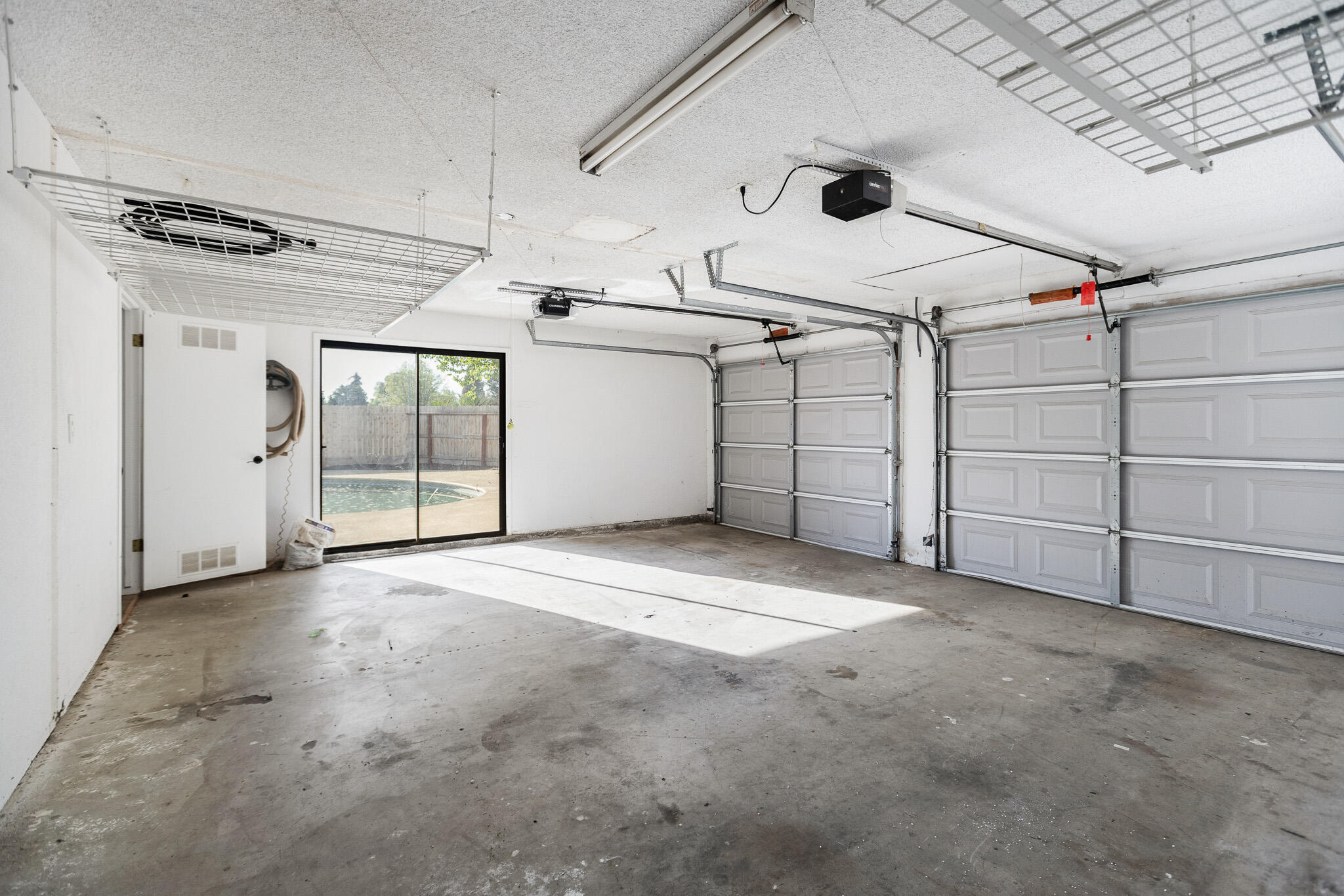 745 N Fulgham Ct, Visalia, CA 93291