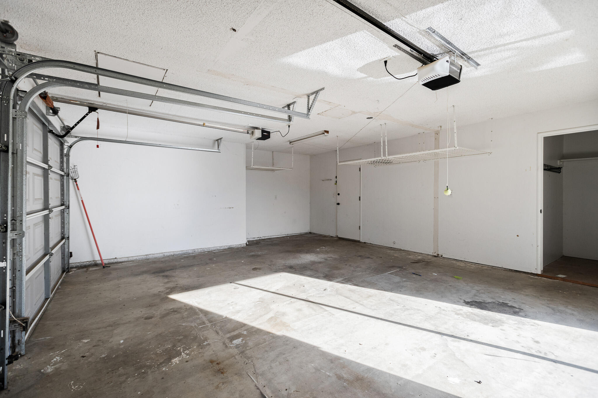 745 N Fulgham Ct, Visalia, CA 93291