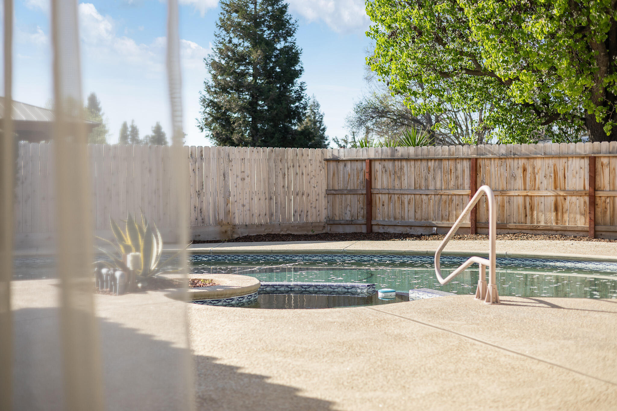 745 N Fulgham Ct, Visalia, CA 93291