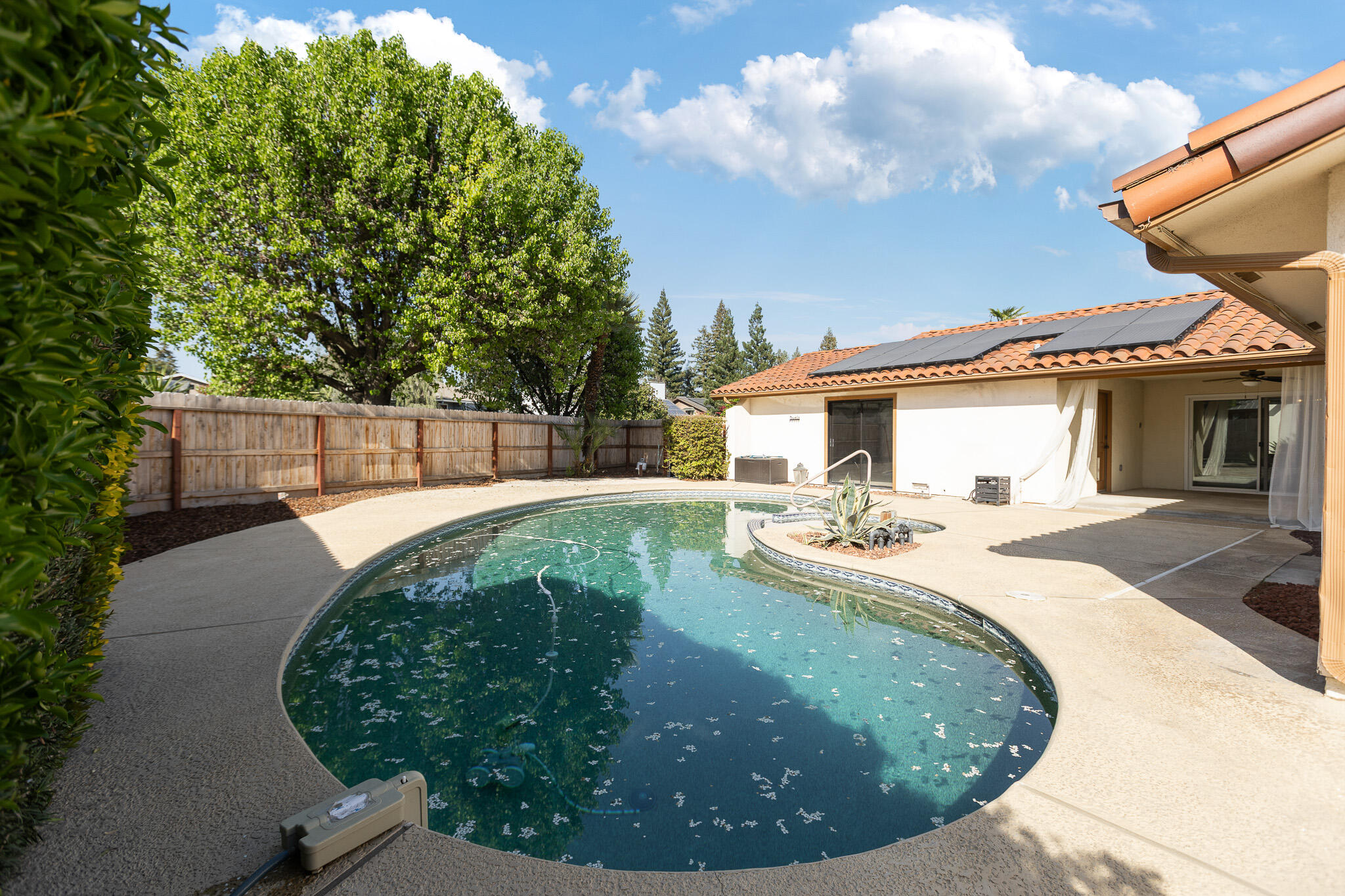 745 N Fulgham Ct, Visalia, CA 93291