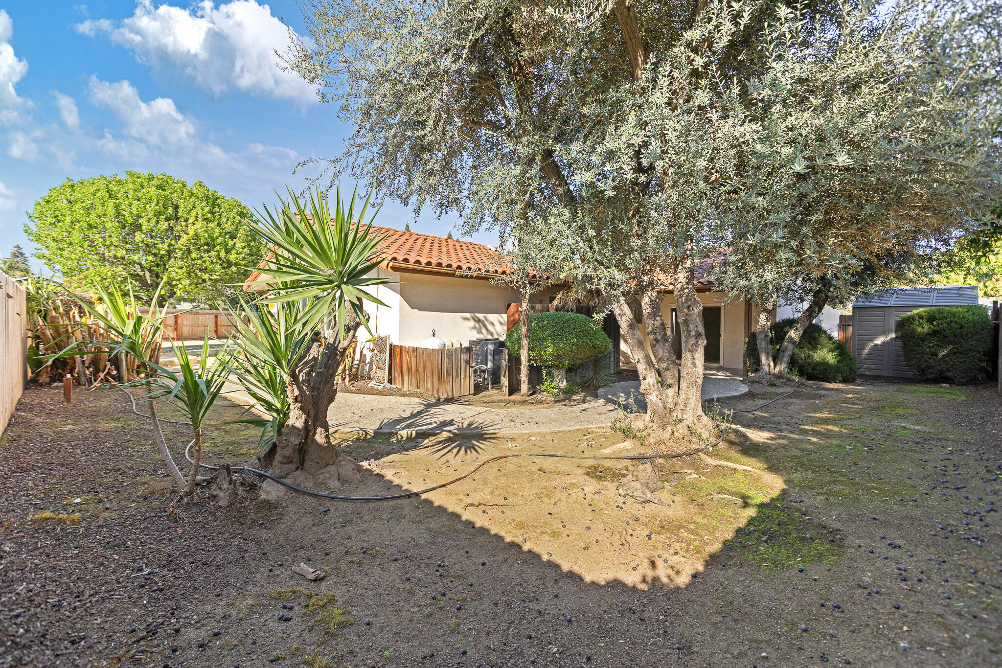 745 N Fulgham Ct, Visalia, CA 93291