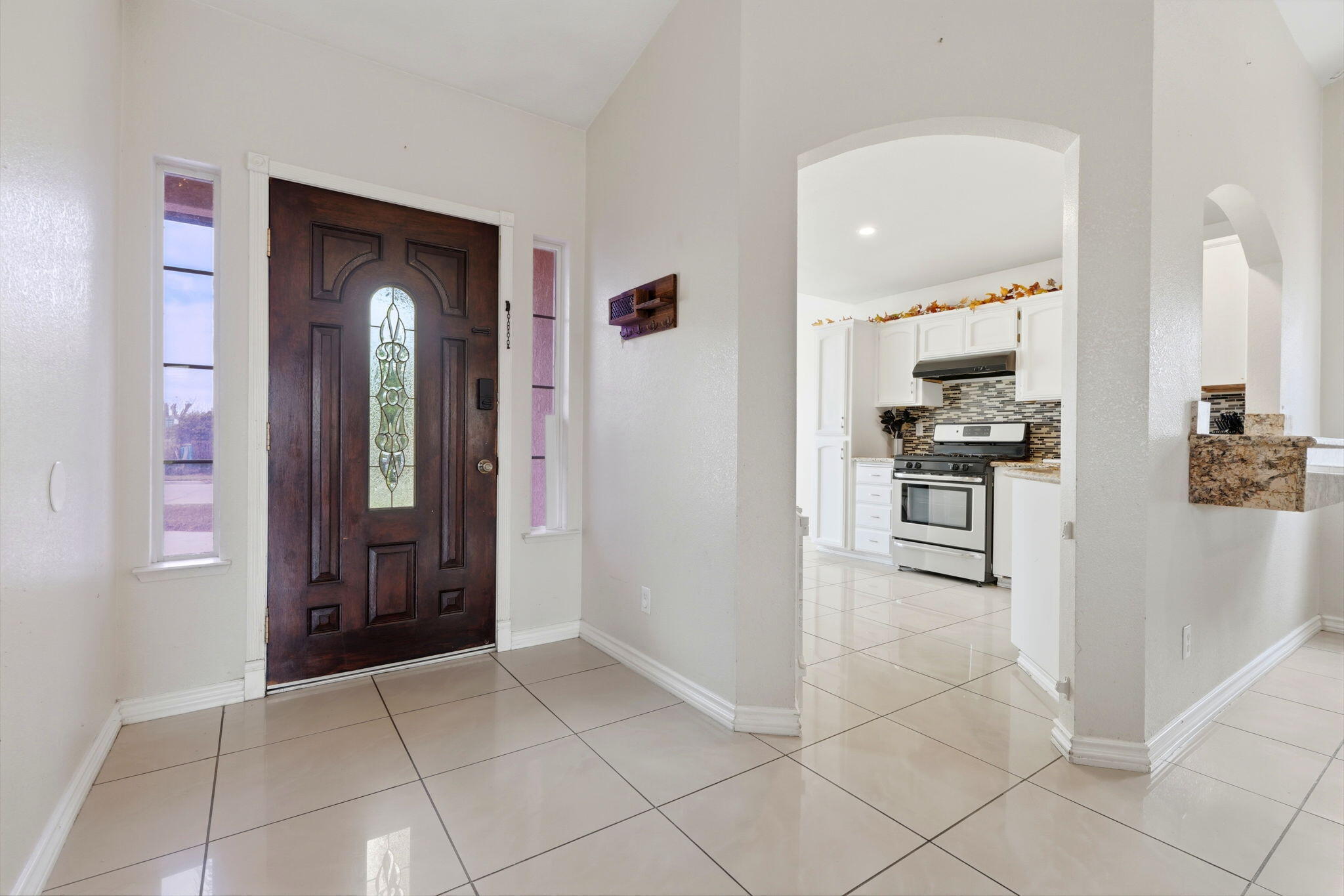 1928 W W Merritt Ave, Tulare, CA 93274