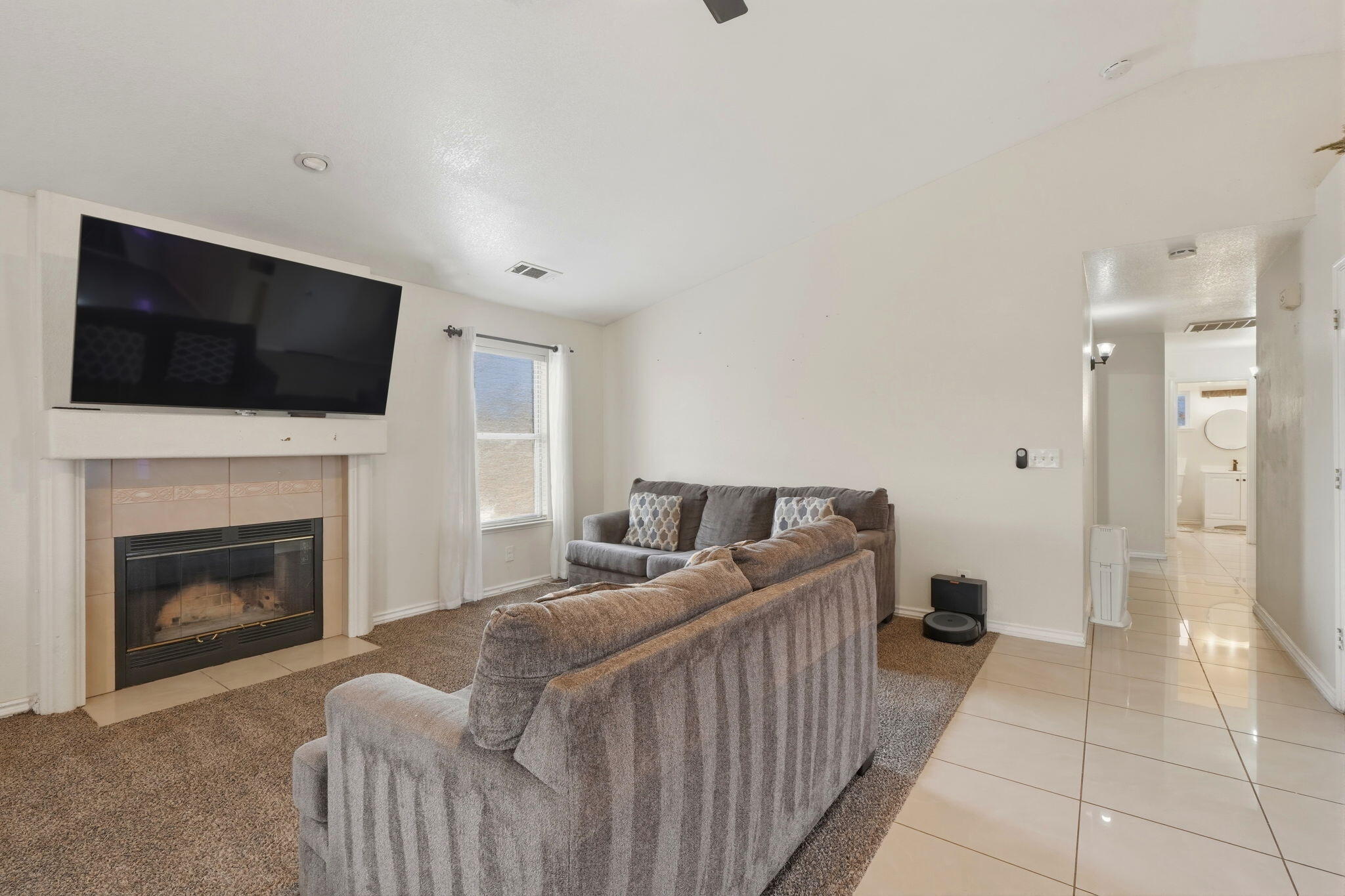 1928 W W Merritt Ave, Tulare, CA 93274