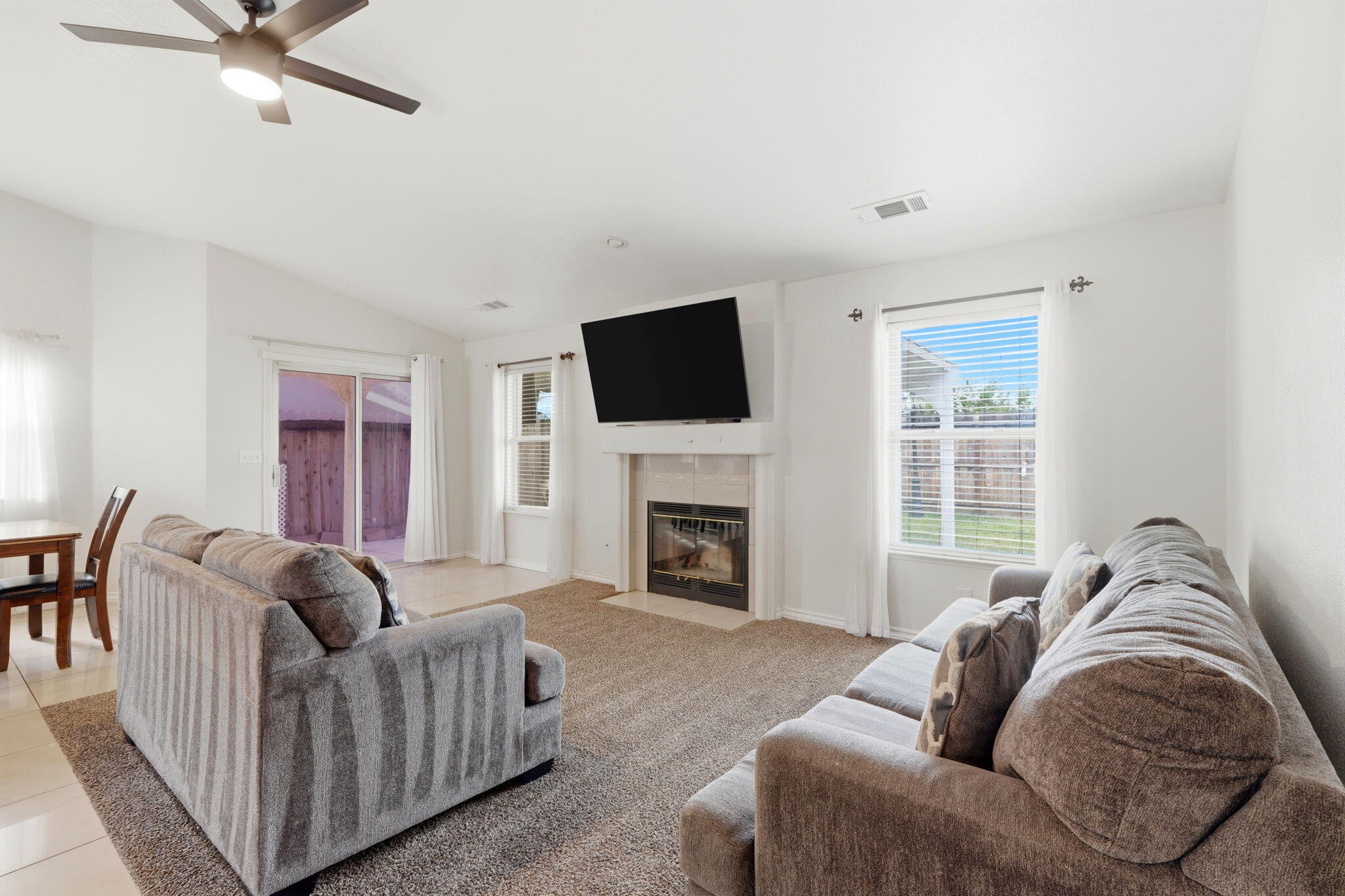 1928 W W Merritt Ave, Tulare, CA 93274