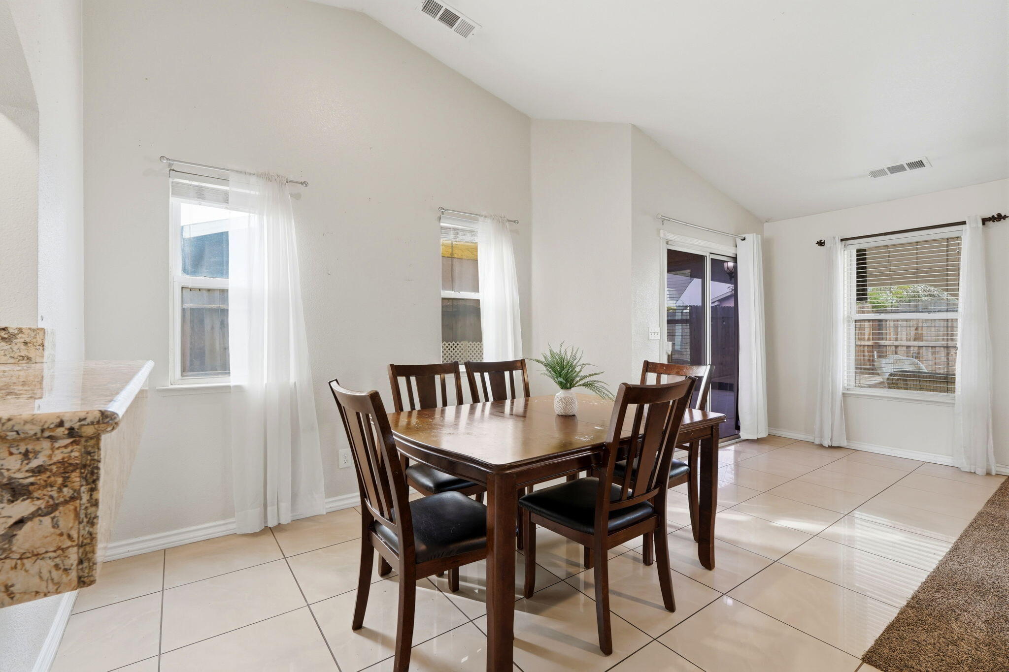 1928 W W Merritt Ave, Tulare, CA 93274