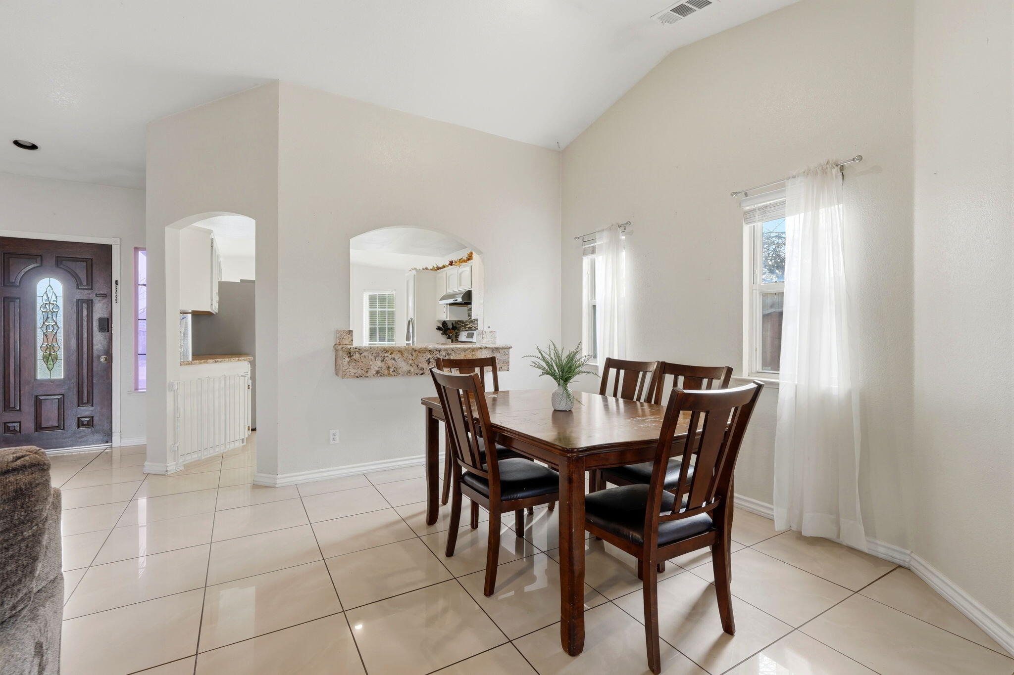 1928 W W Merritt Ave, Tulare, CA 93274