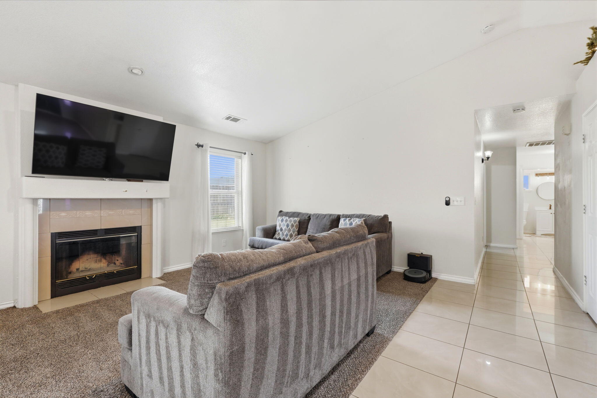 1928 W W Merritt Ave, Tulare, CA 93274