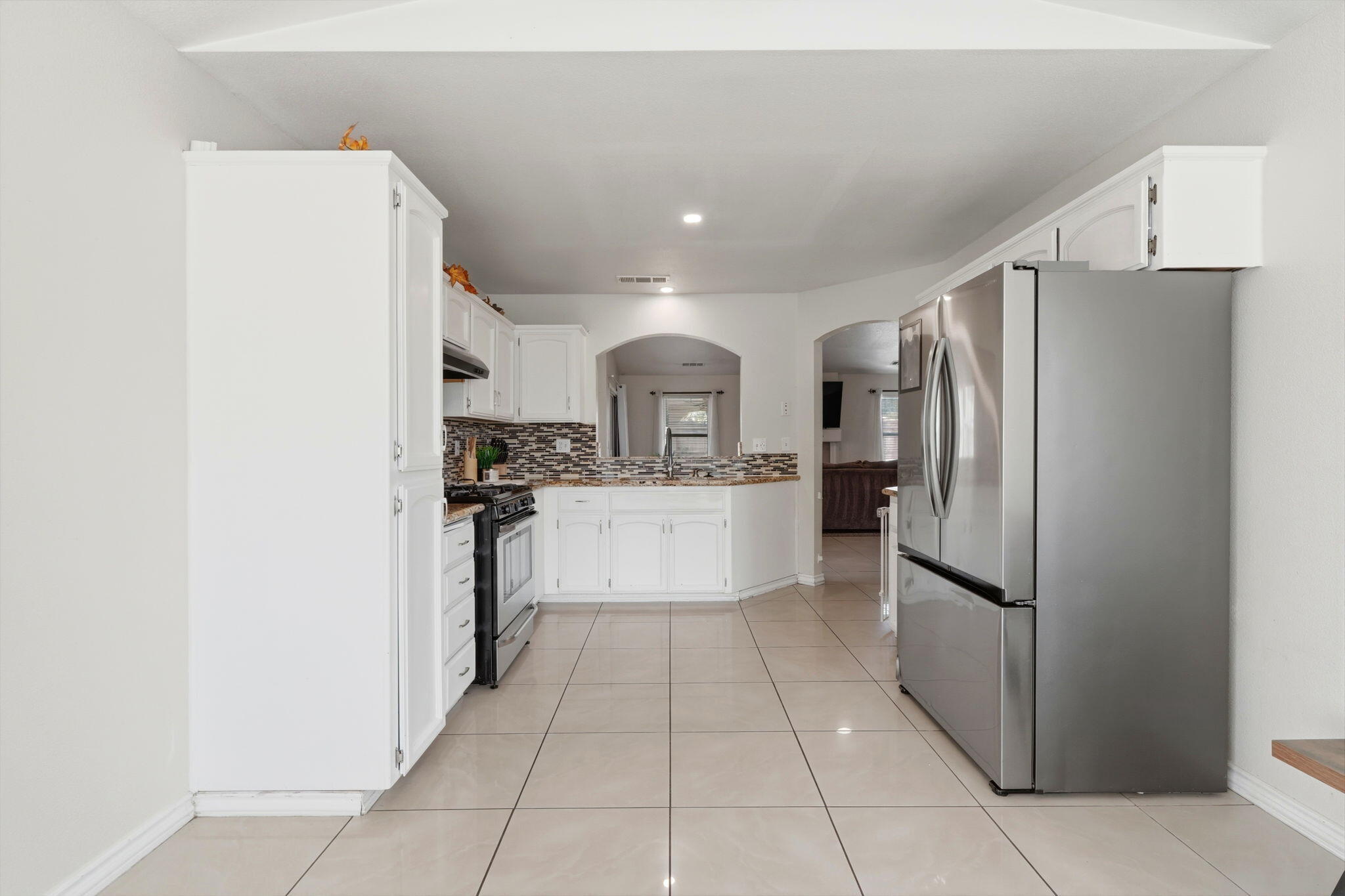 1928 W W Merritt Ave, Tulare, CA 93274