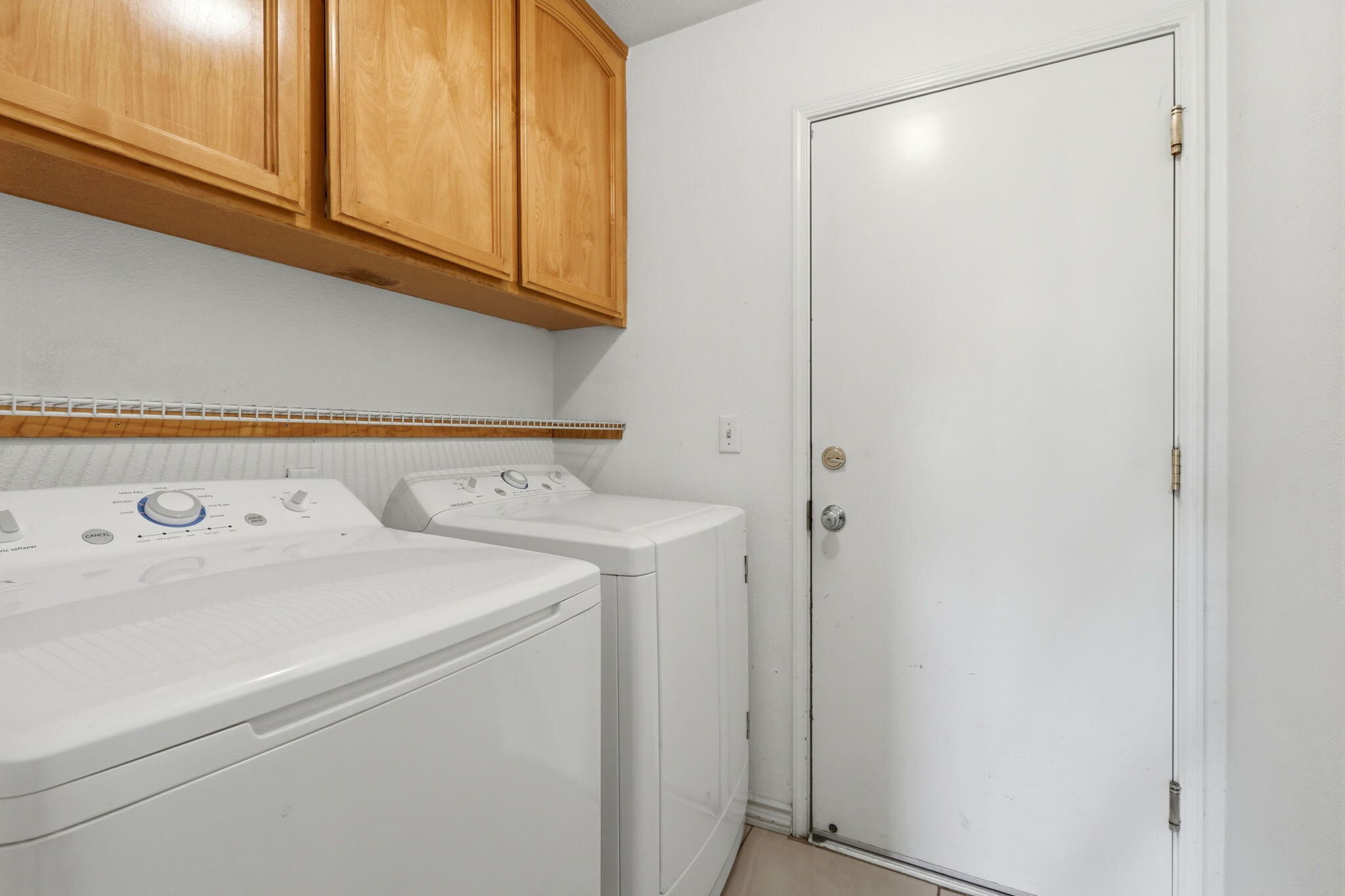 1928 W W Merritt Ave, Tulare, CA 93274