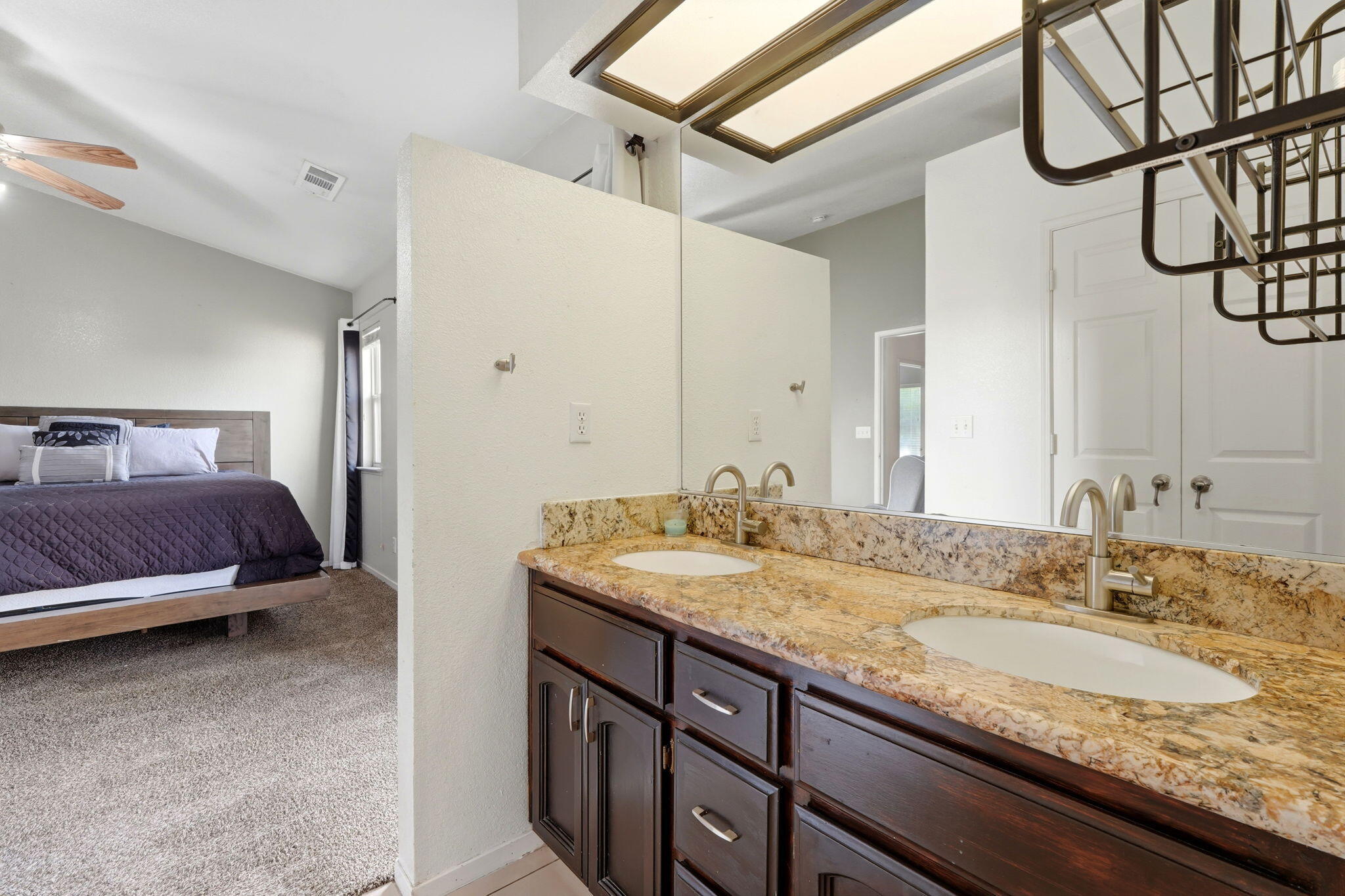 1928 W W Merritt Ave, Tulare, CA 93274