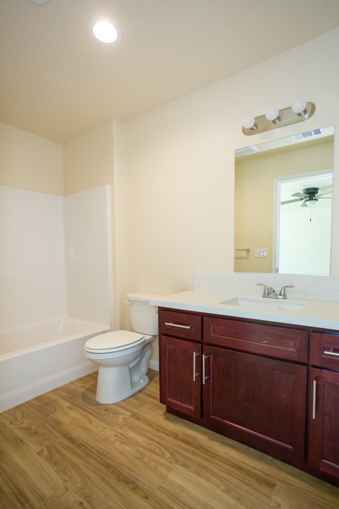 142 E Vandalia Ave, Porterville, CA 93257