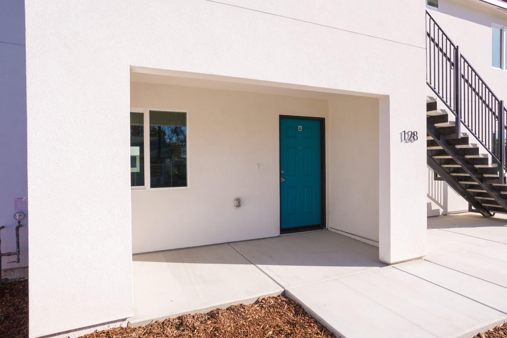 128 E Vandalia Ave, Porterville, CA 93257