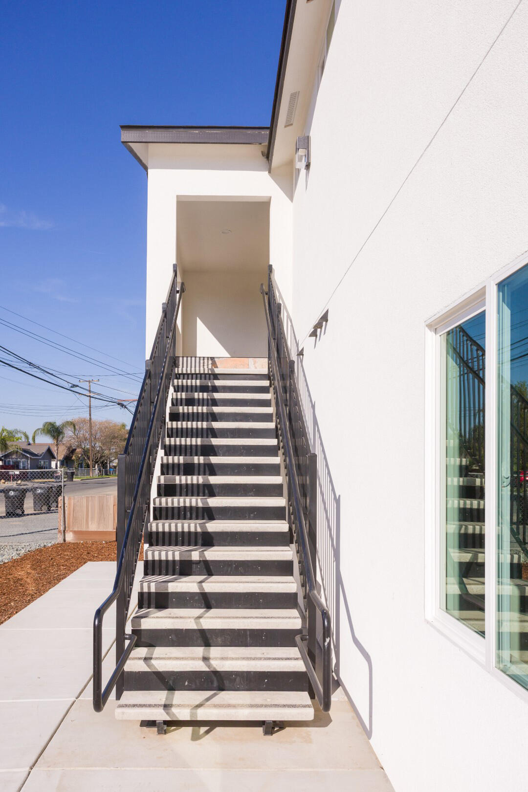 128 E Vandalia Ave, Porterville, CA 93257