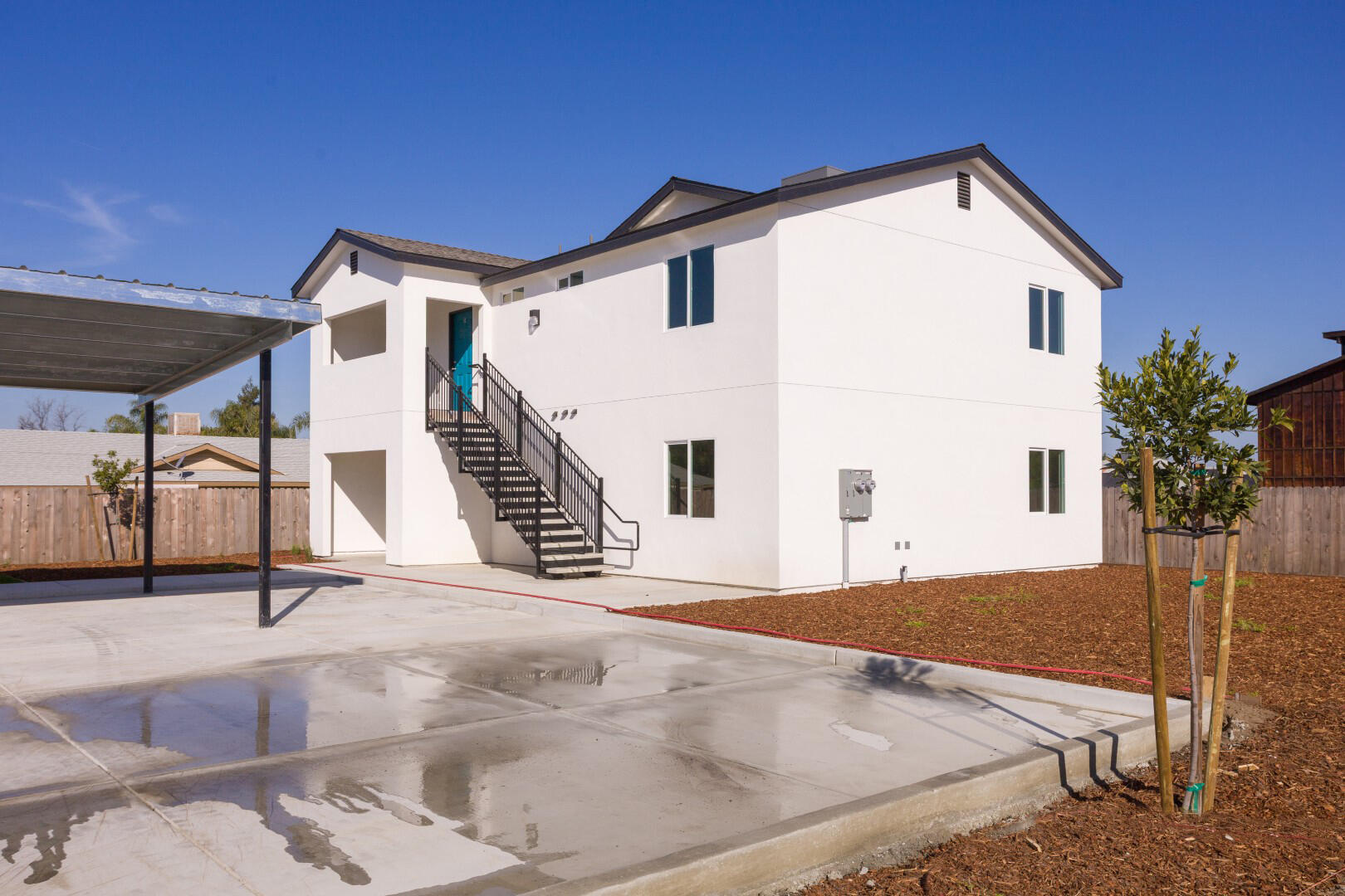 128 E Vandalia Ave, Porterville, CA 93257