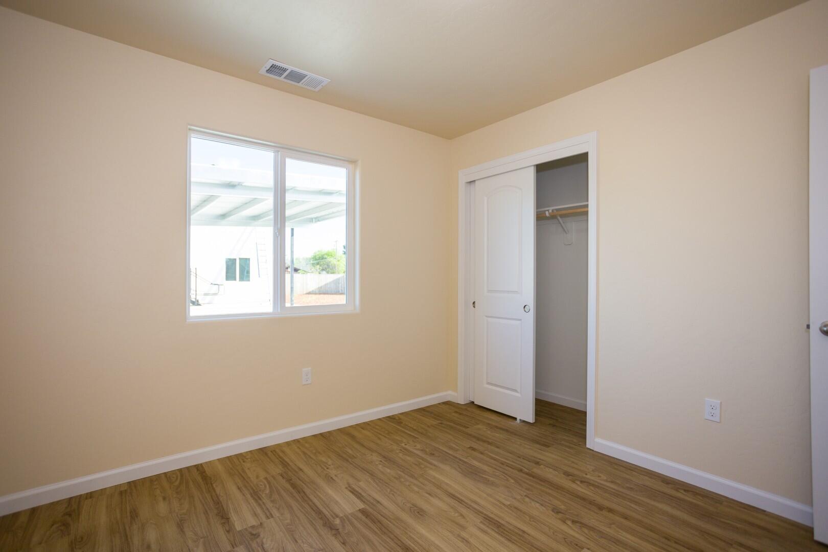 128 E Vandalia Ave, Porterville, CA 93257