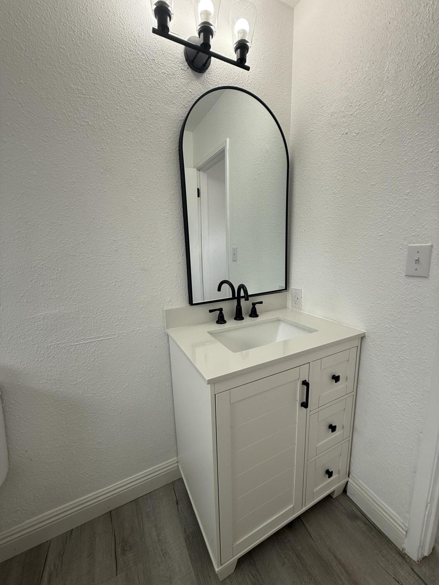 389 S Cornell St, Porterville, CA 93257