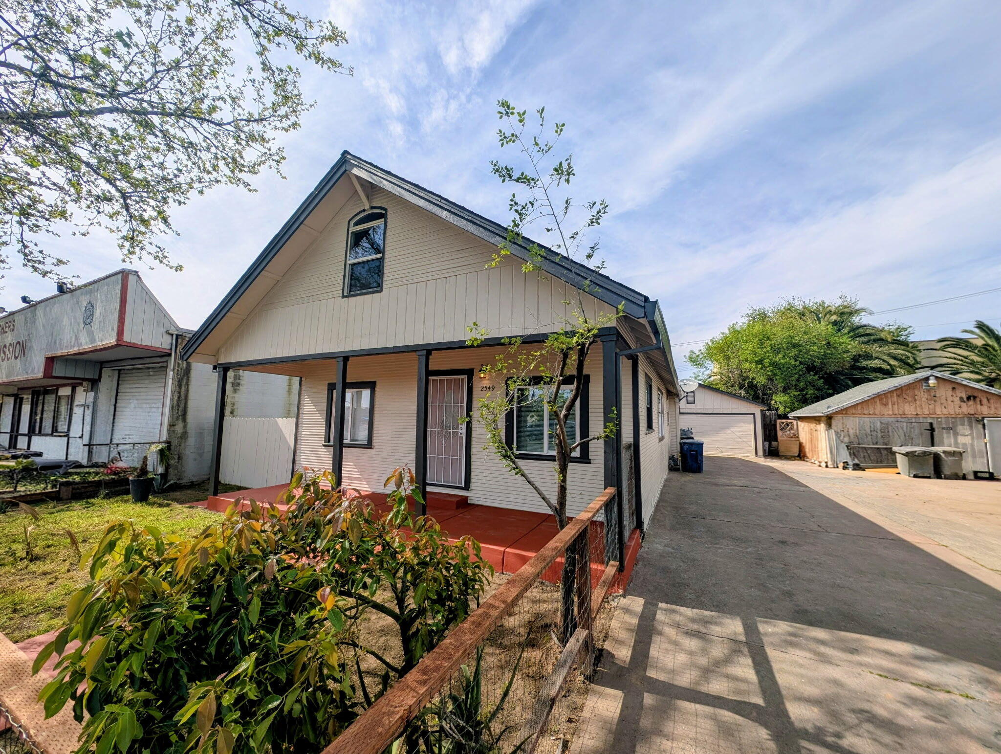 2549 Del Paso Blvd, Sacramento, CA 95815