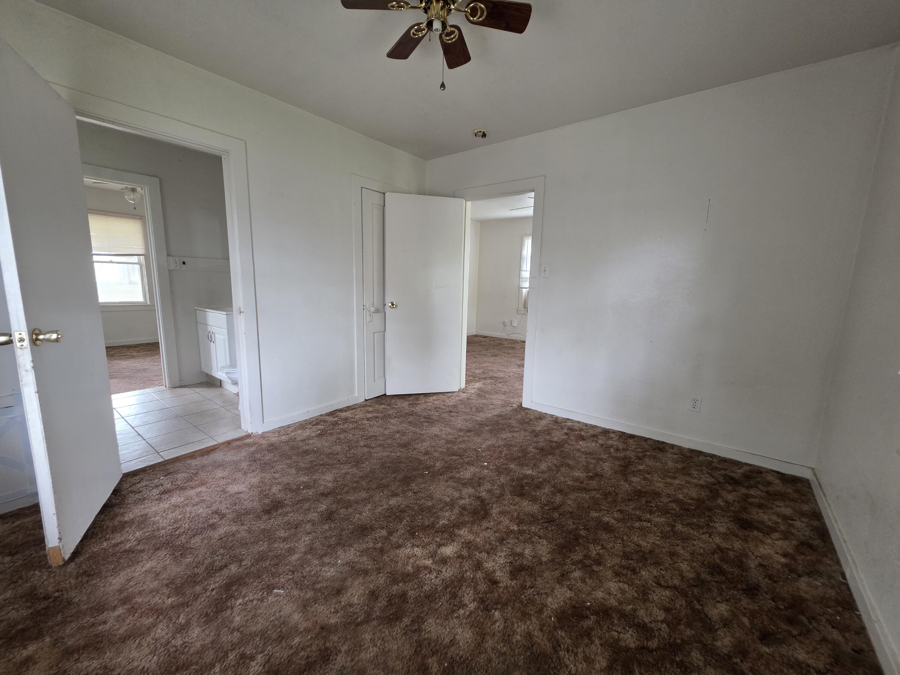 1032 N Brown St, Hanford, CA 93230