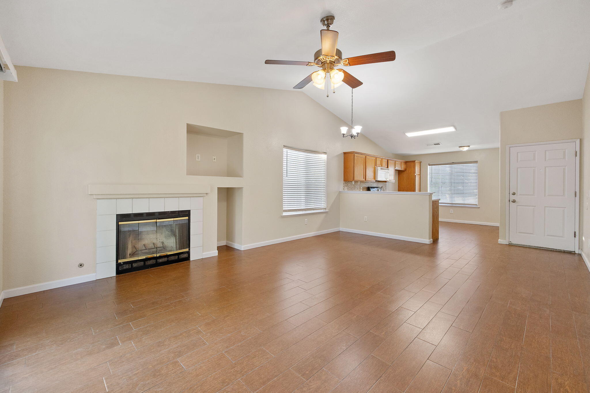 4231 E Paradise Ave, Visalia, CA 93292