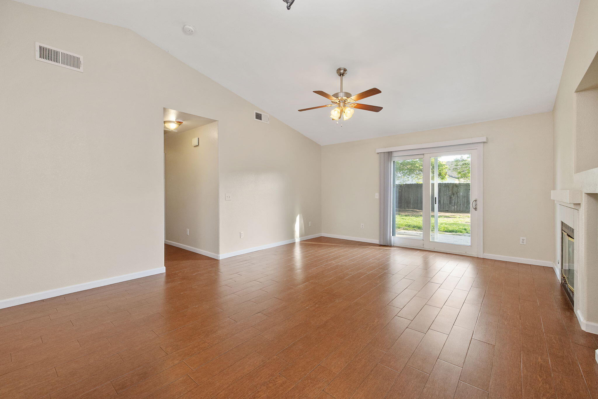 4231 E Paradise Ave, Visalia, CA 93292