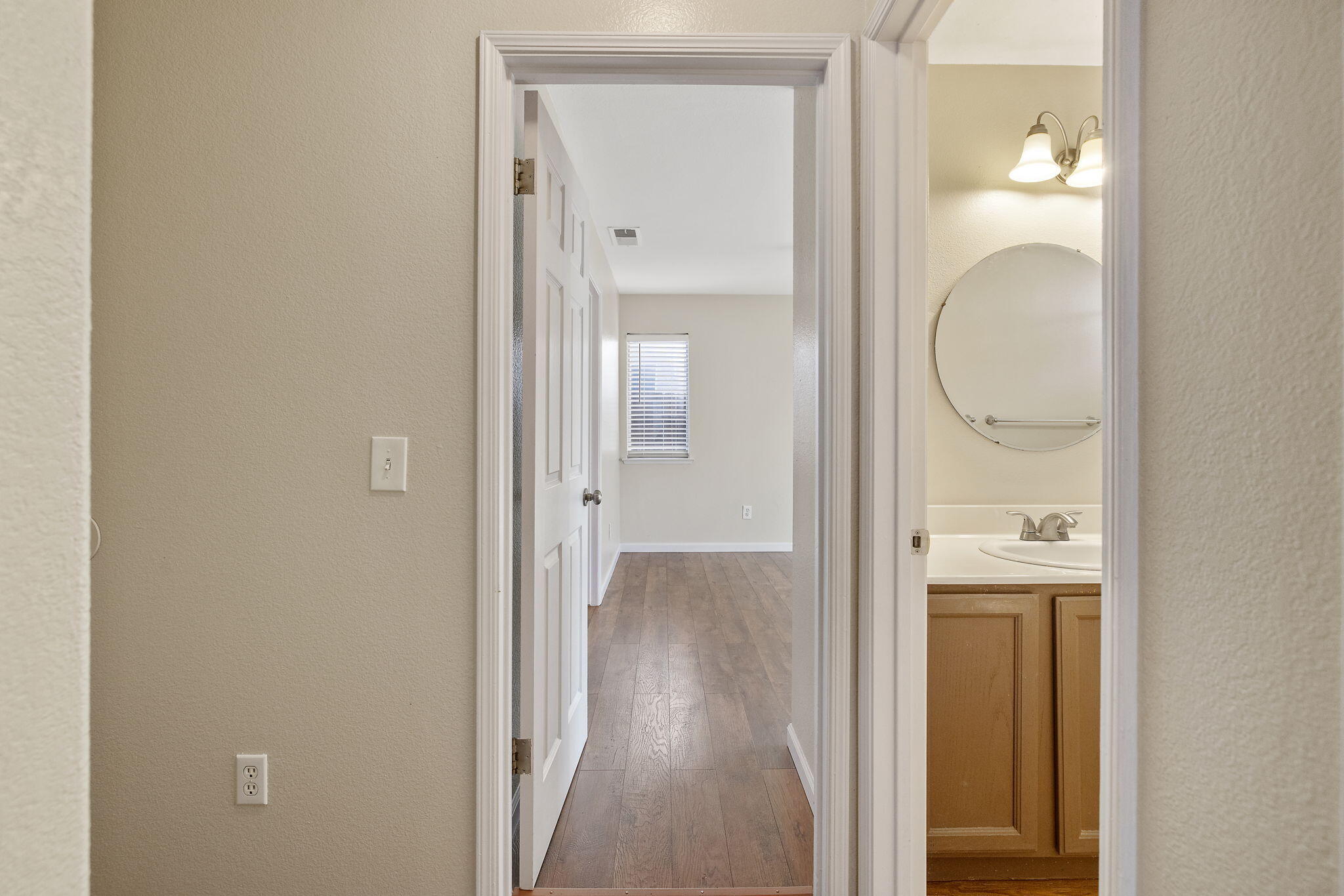 4231 E Paradise Ave, Visalia, CA 93292