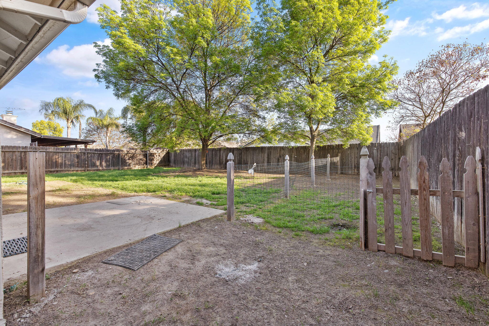 4231 E Paradise Ave, Visalia, CA 93292