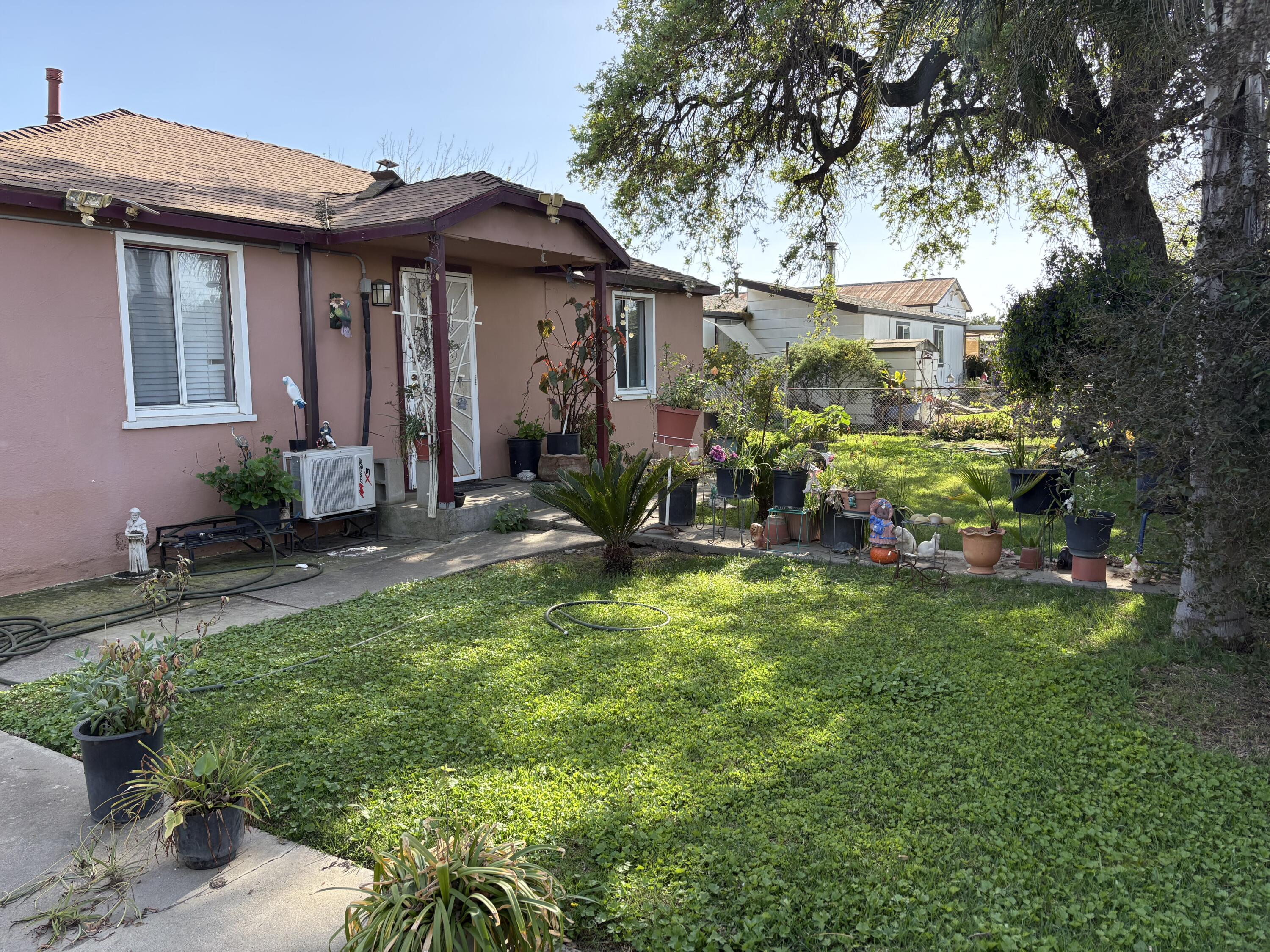 525 W Prine Dr, Tulare, CA 93274