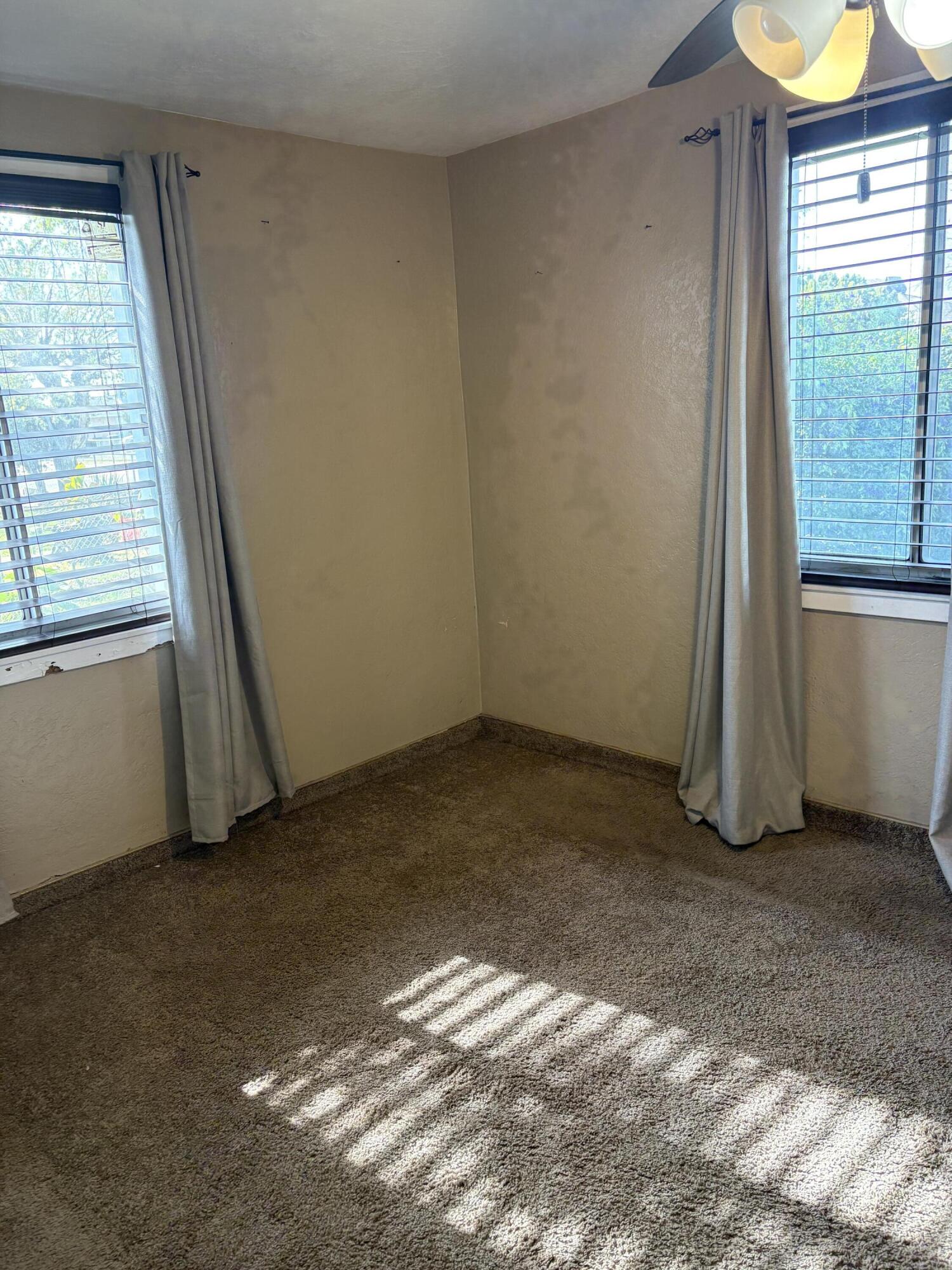 525 W Prine Dr, Tulare, CA 93274