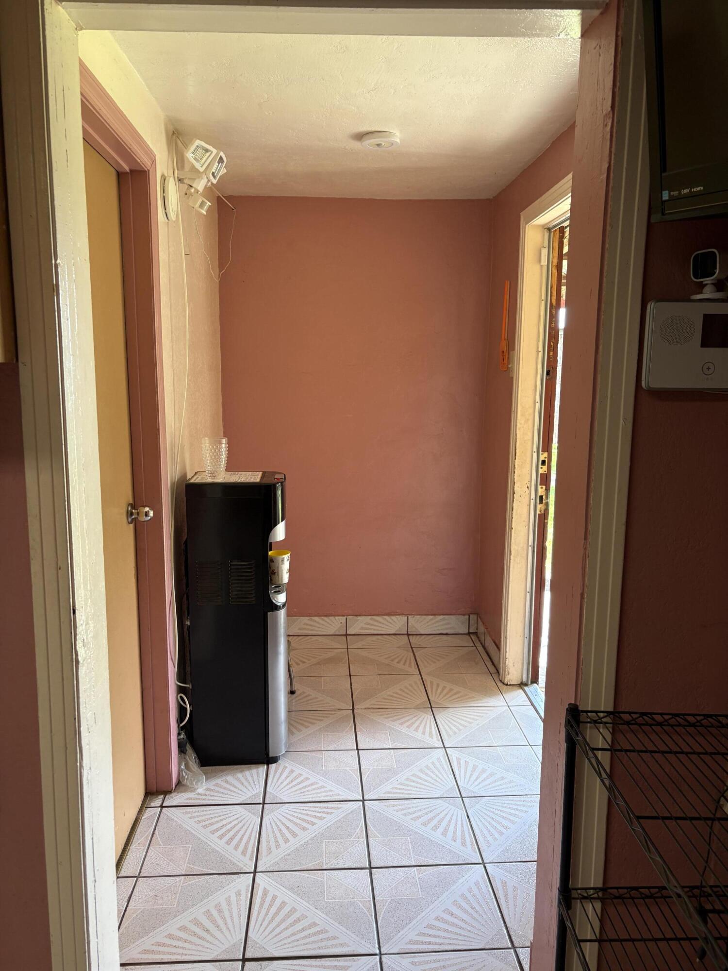 525 W Prine Dr, Tulare, CA 93274