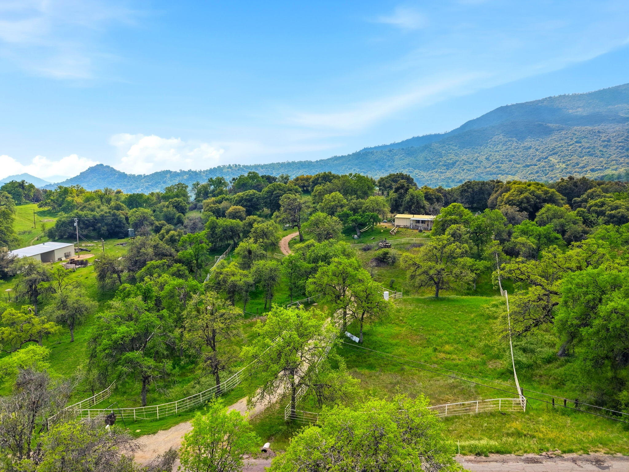 47415 Dry Creek Dr, Badger, CA 93603