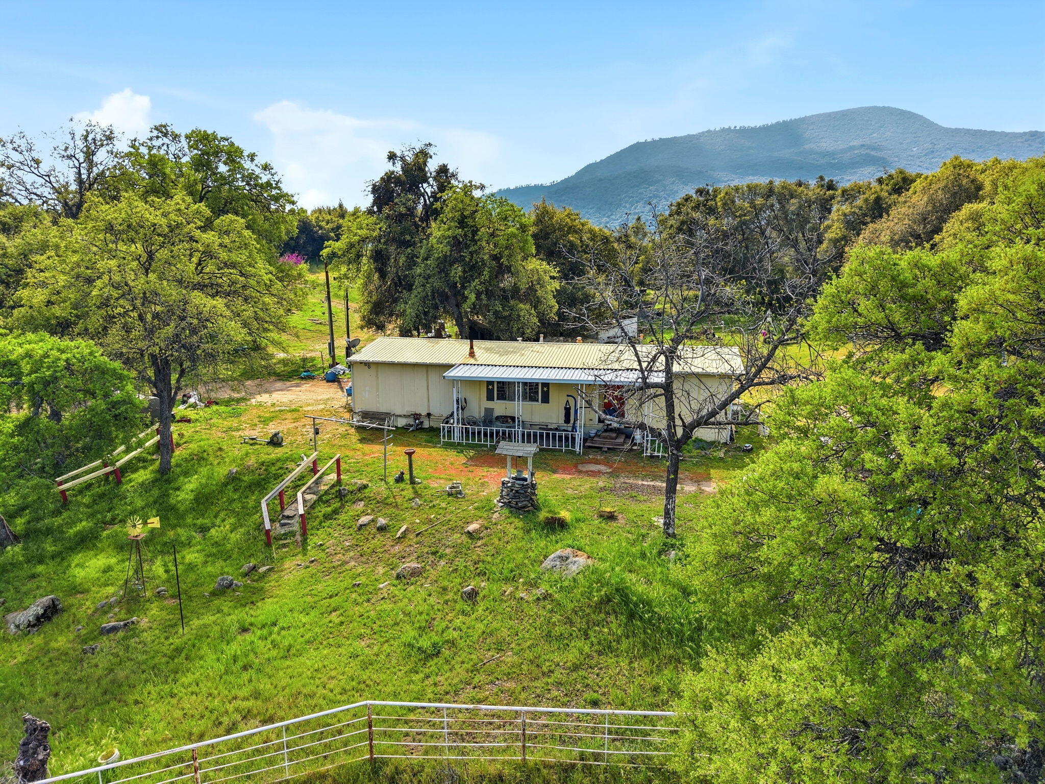 47415 Dry Creek Dr, Badger, CA 93603