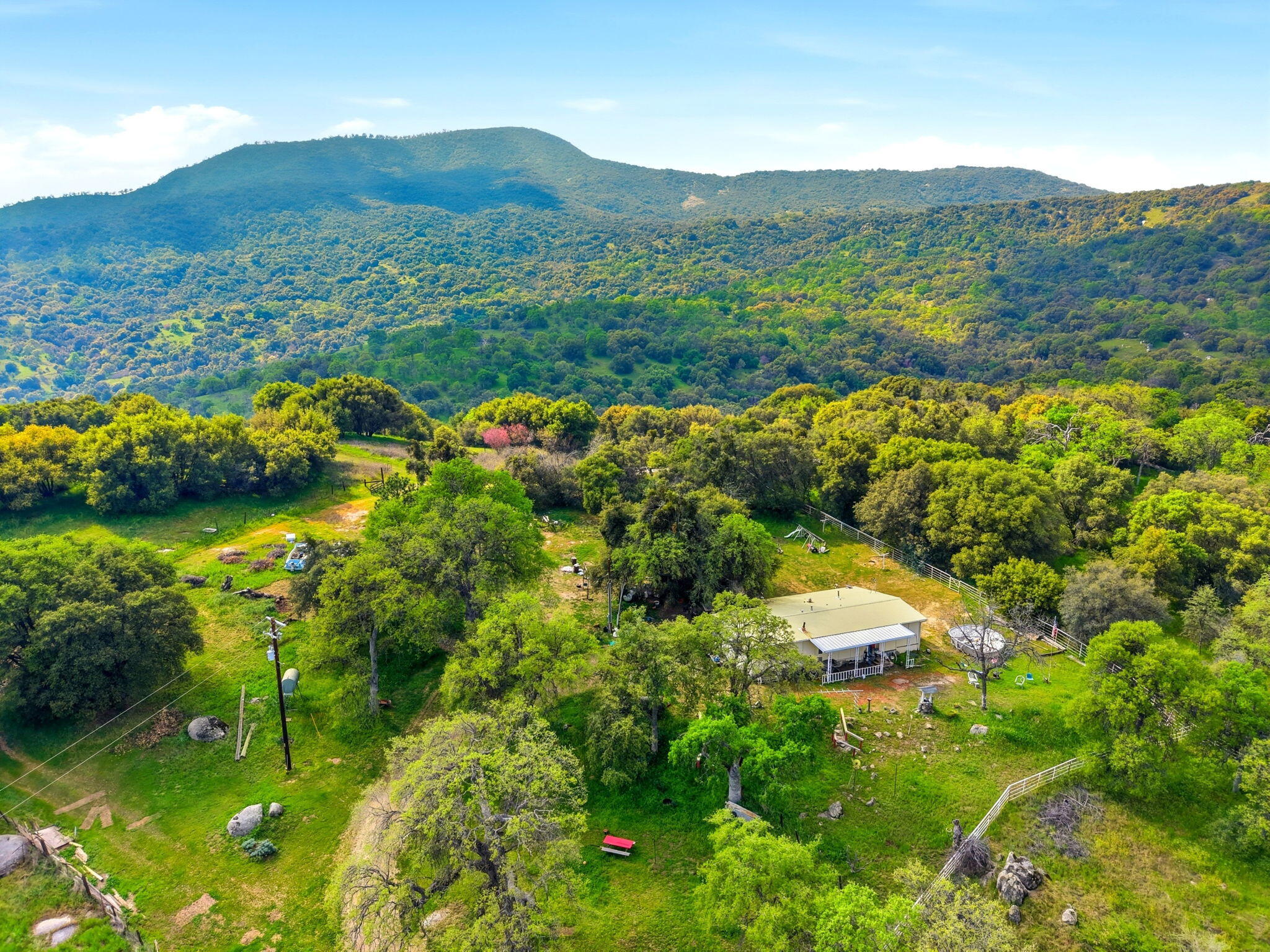 47415 Dry Creek Dr, Badger, CA 93603