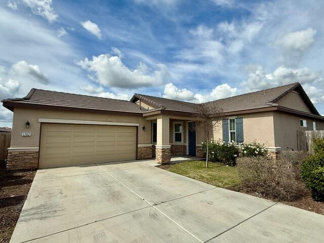 1762 Bolton Ave, Tulare, CA 93274