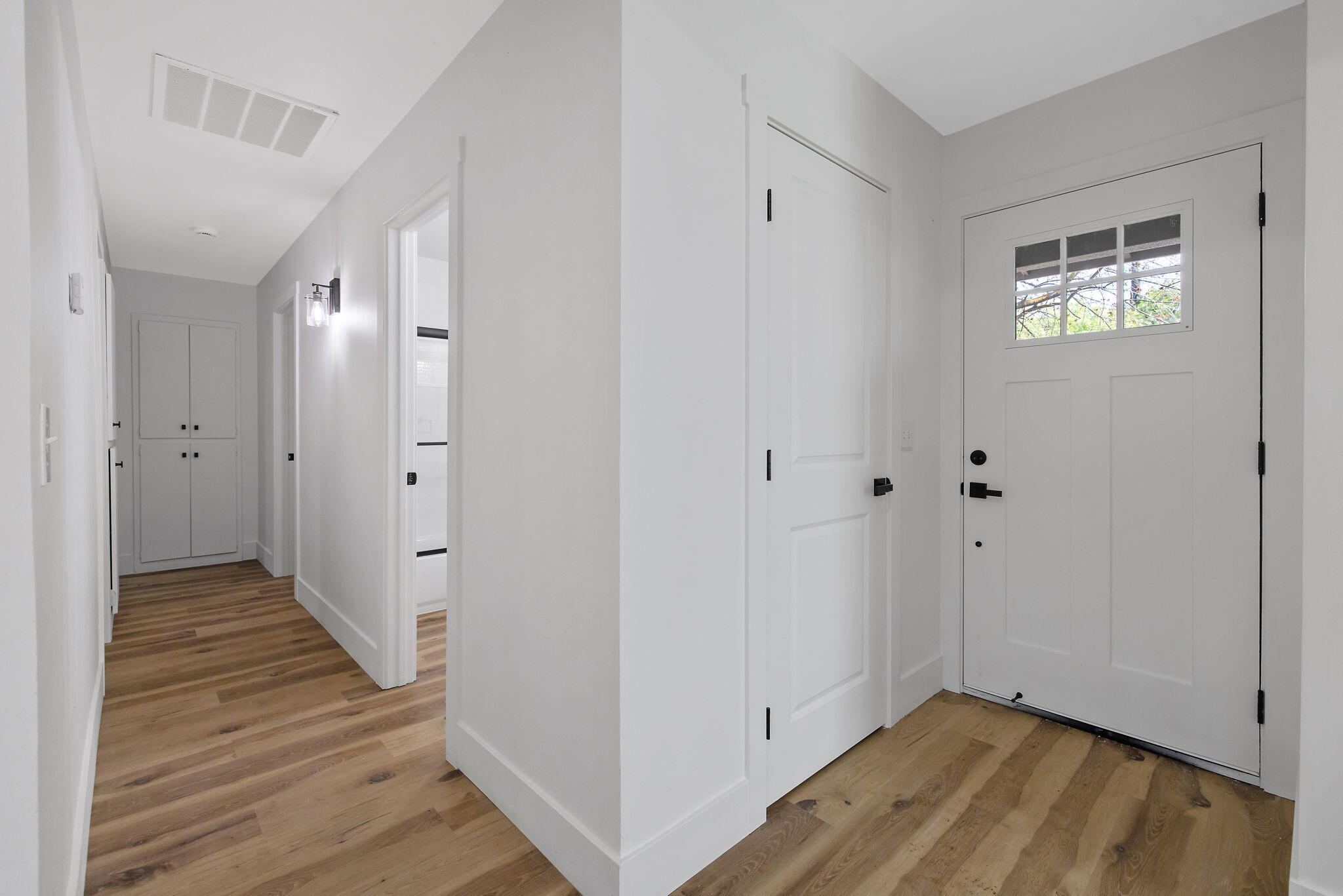 1631 S Michael Ct, Visalia, CA 93292