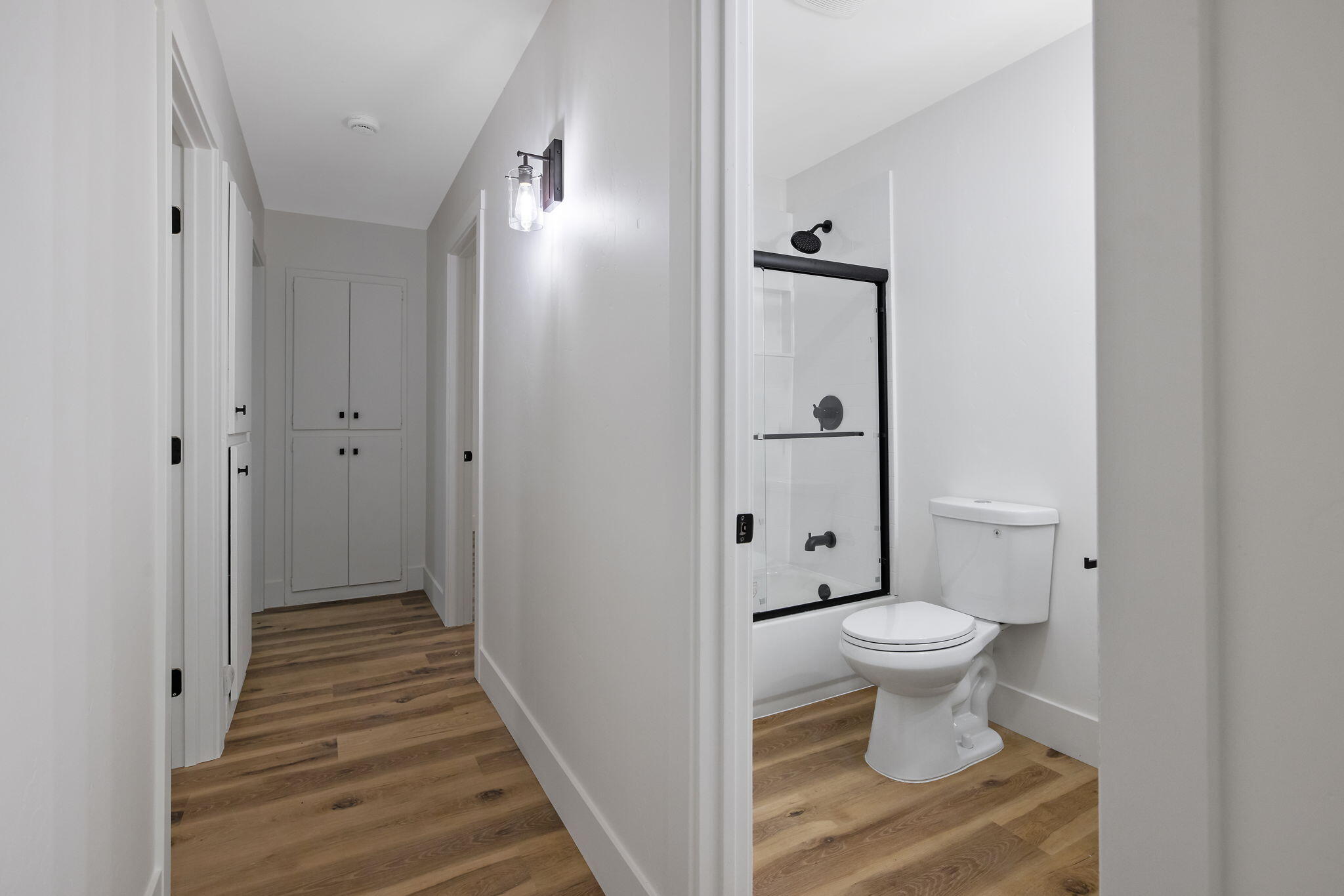 1631 S Michael Ct, Visalia, CA 93292