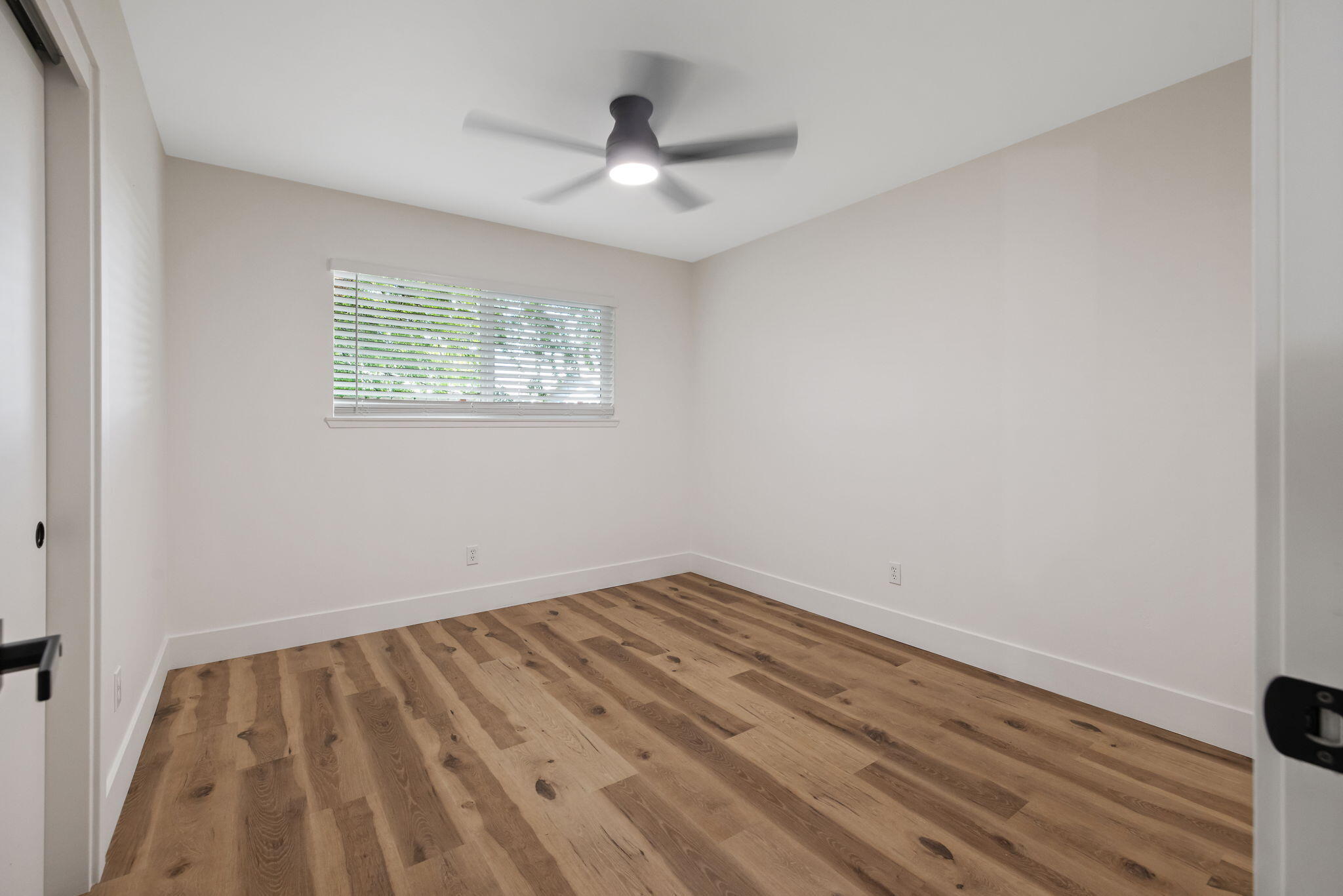 1631 S Michael Ct, Visalia, CA 93292