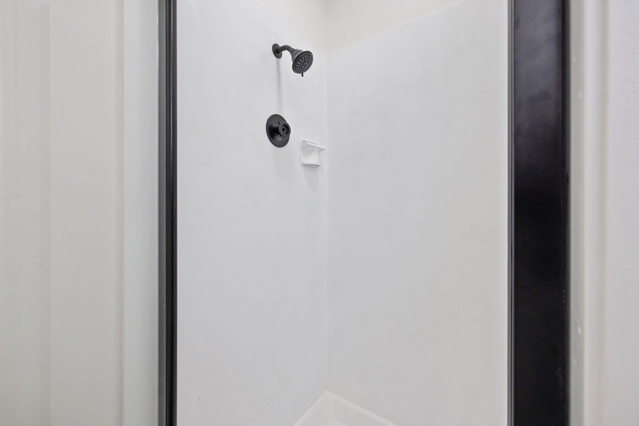 1631 S Michael Ct, Visalia, CA 93292