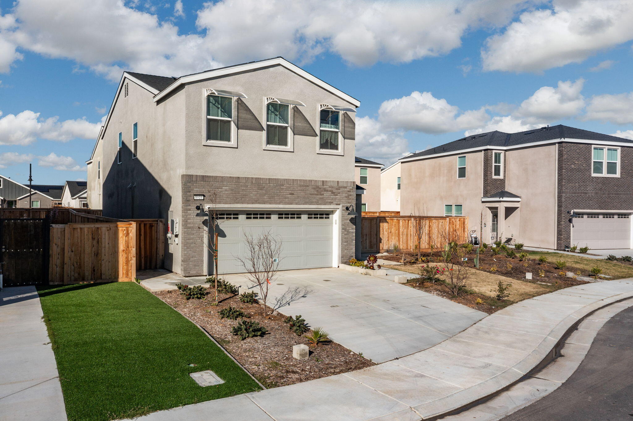 8916 Savona Ln, Shafter, CA 93314